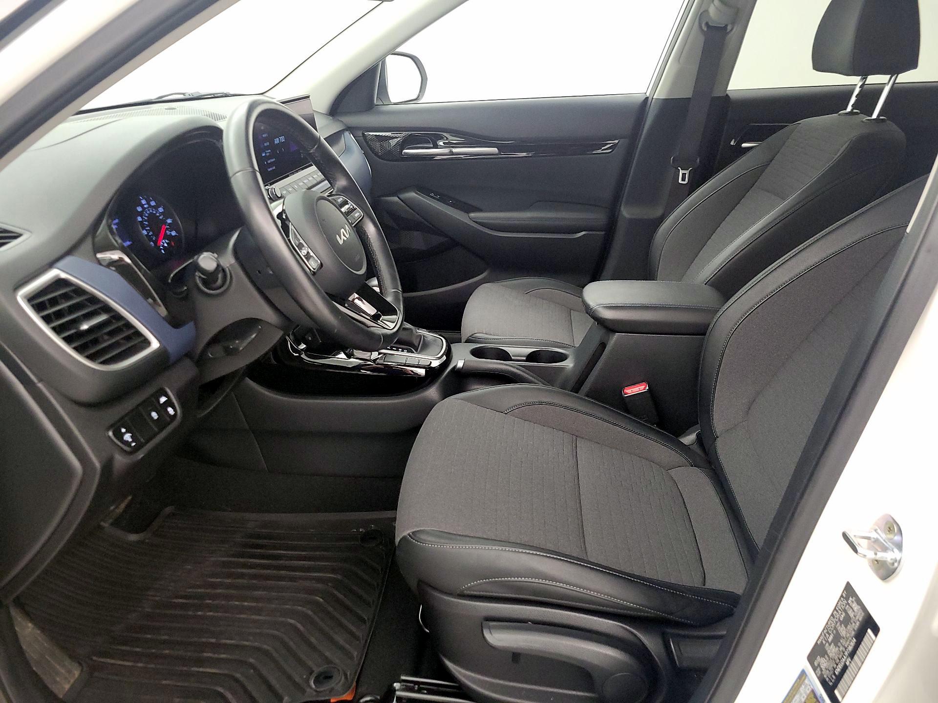 Thumbnail: 2023 Kia Seltos - 11