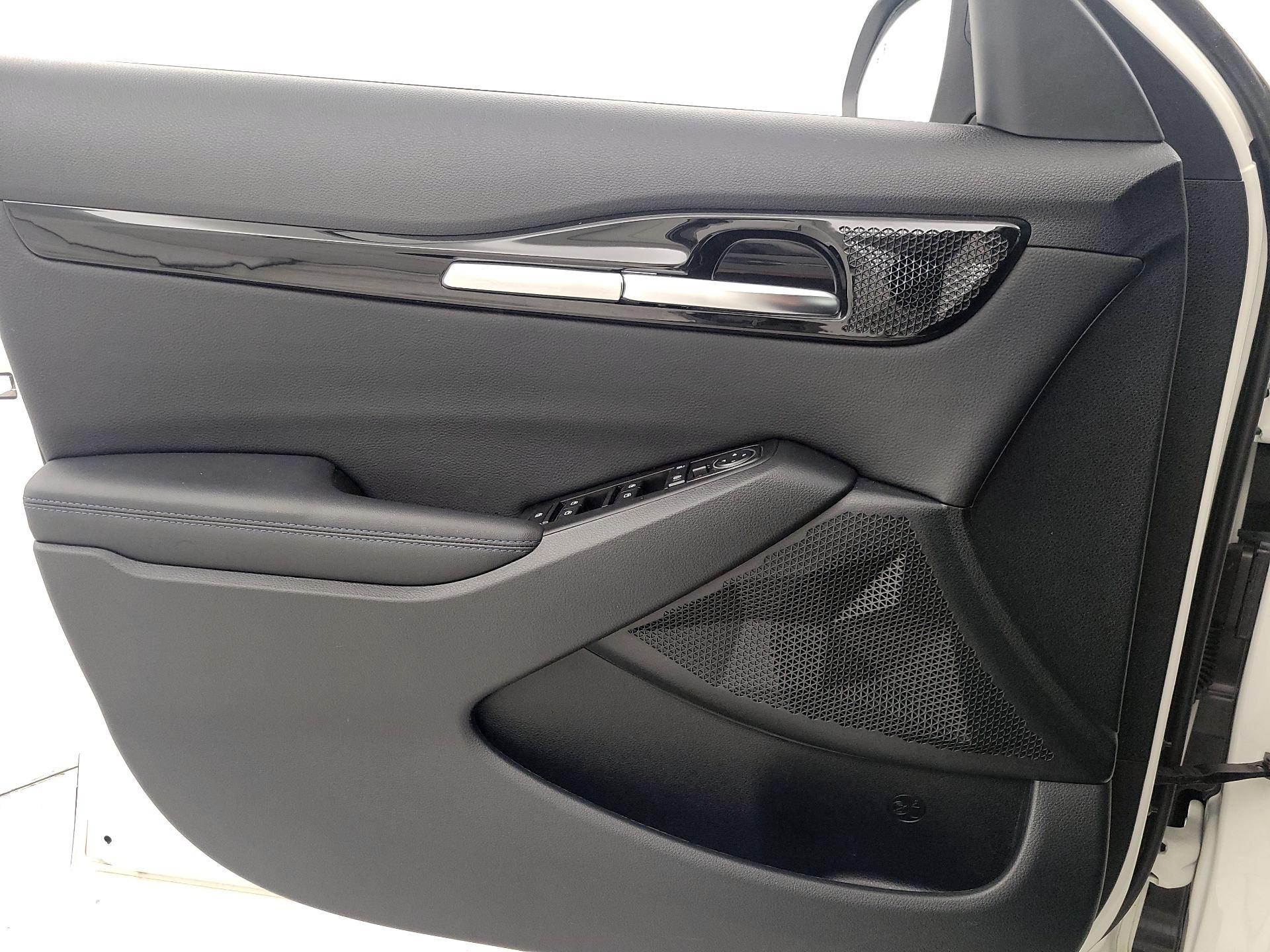 Thumbnail: 2023 Kia Seltos - 12