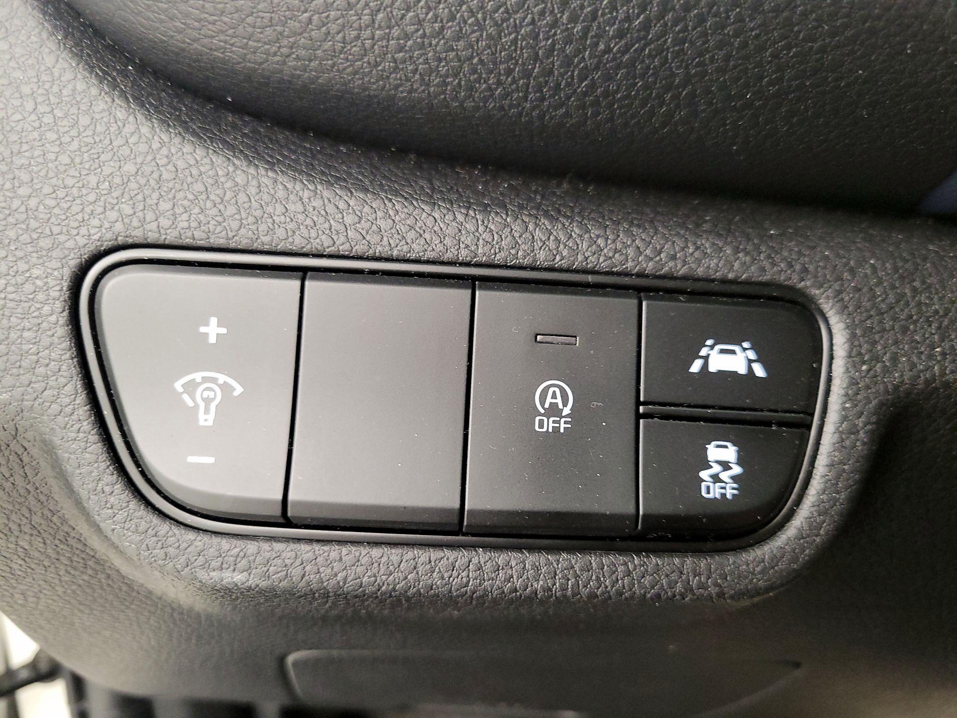 Thumbnail: 2023 Kia Seltos - 13