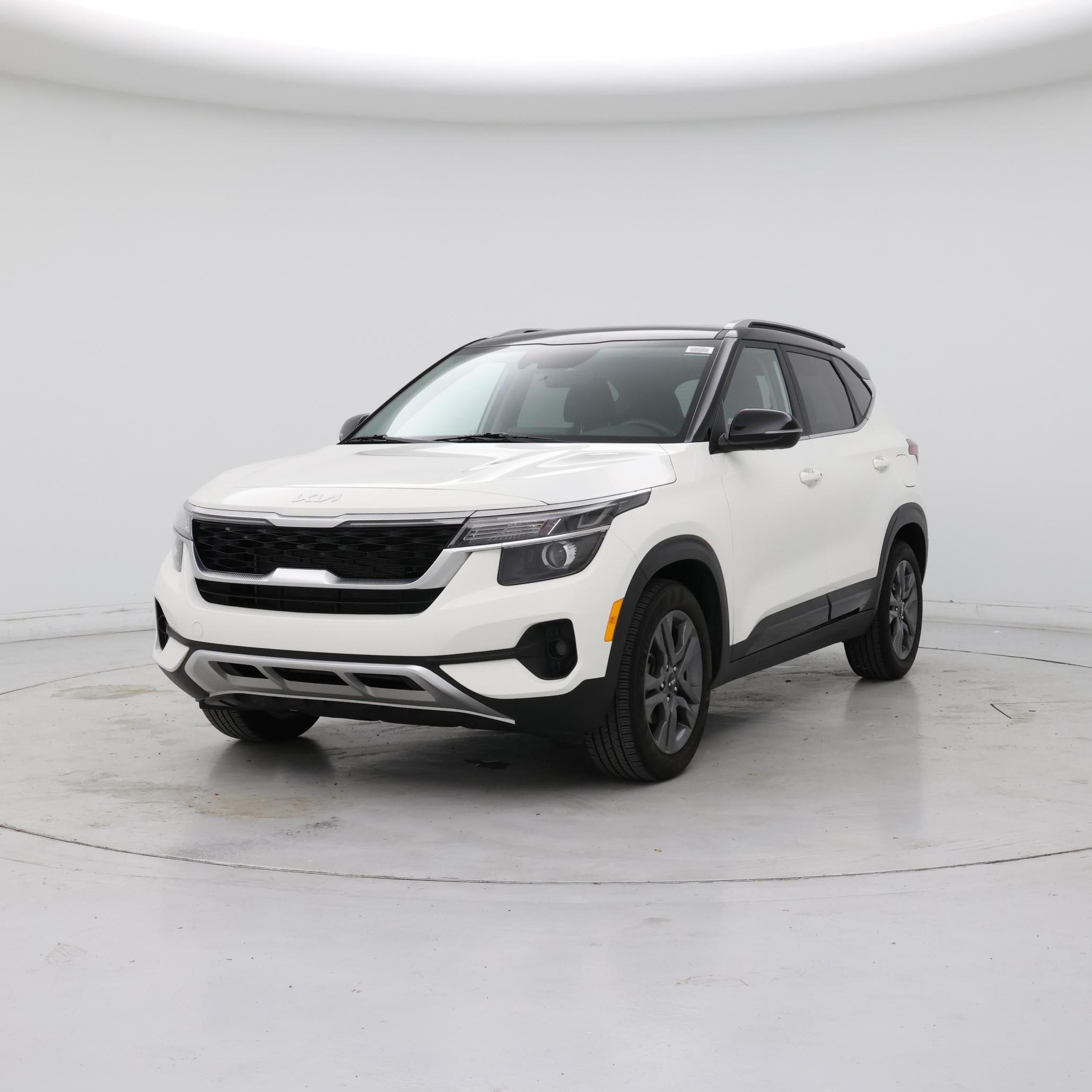 Thumbnail: 2023 Kia Seltos - 4