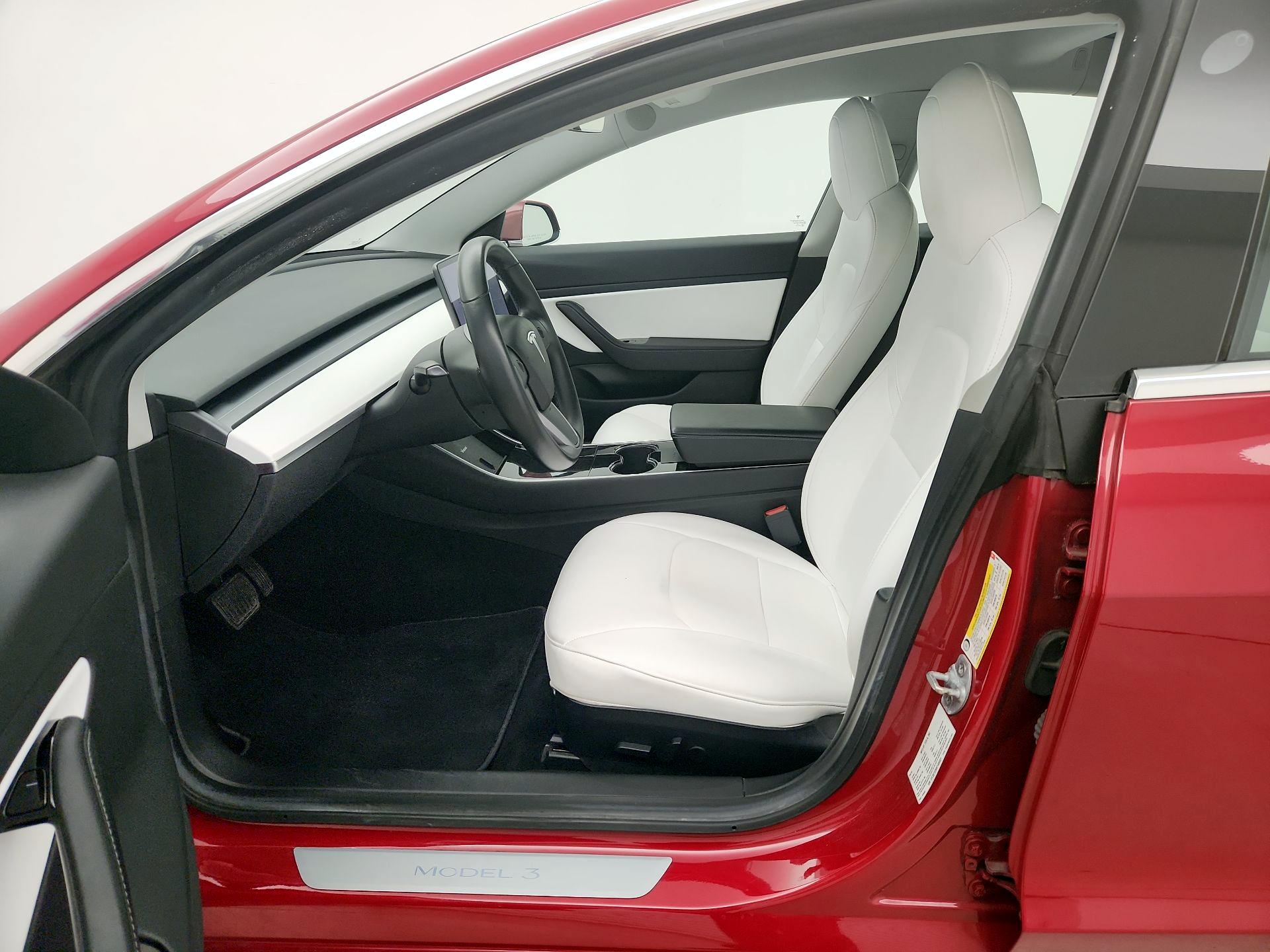 Thumbnail: 2019 Tesla Model 3 - 11