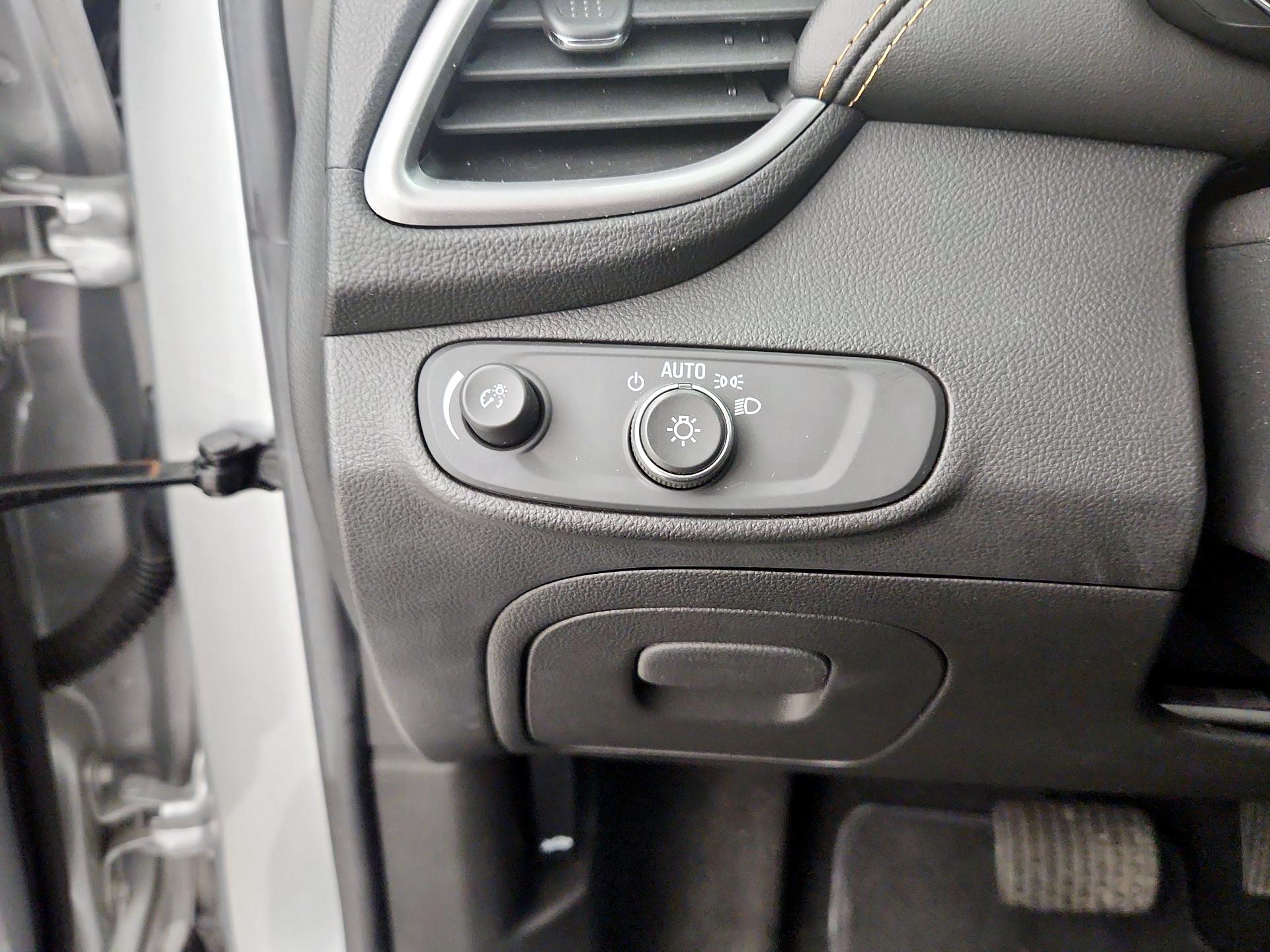 Thumbnail: 2021 Chevrolet Trax - 13