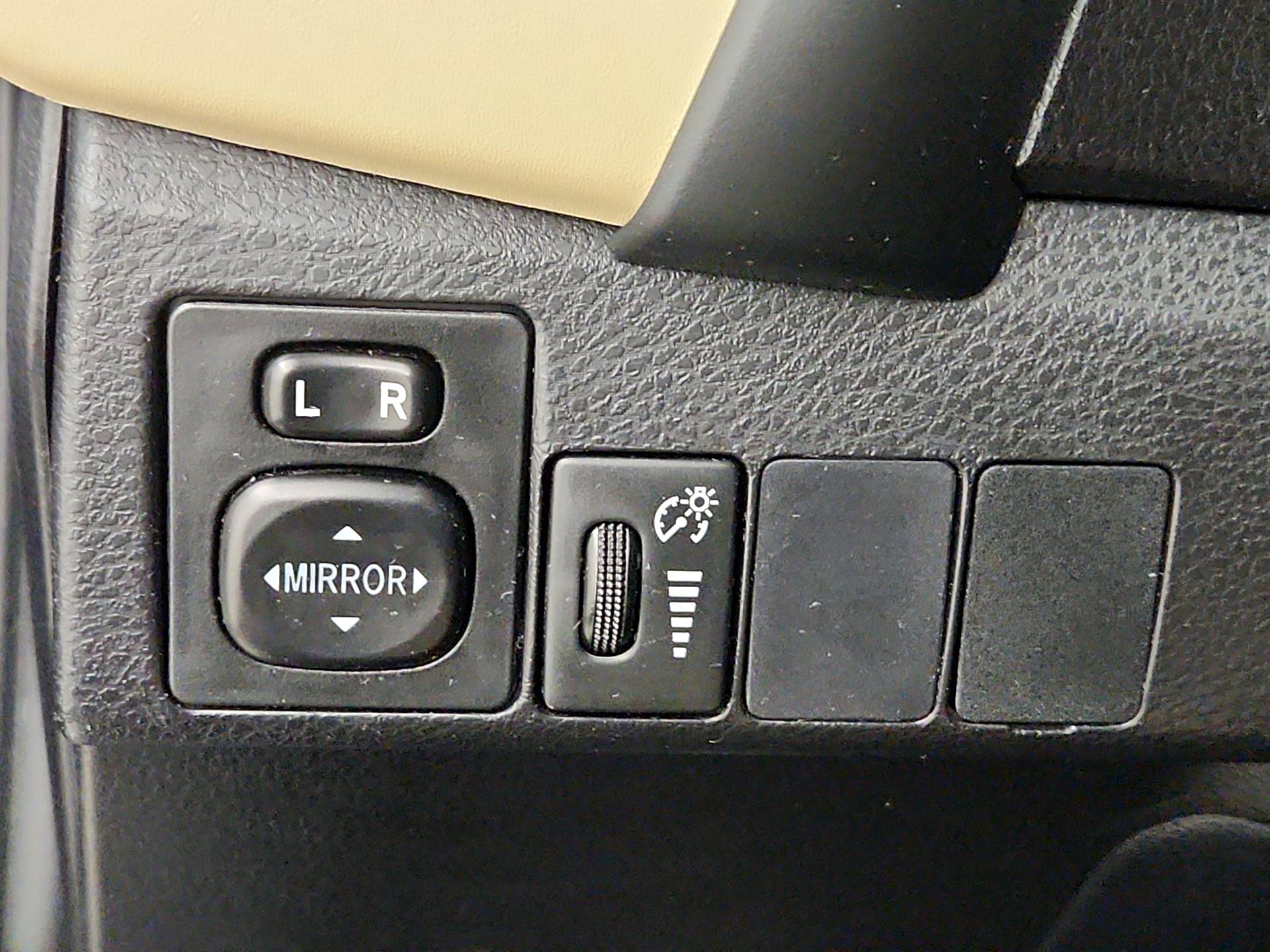 Thumbnail: 2017 Toyota Corolla - 13