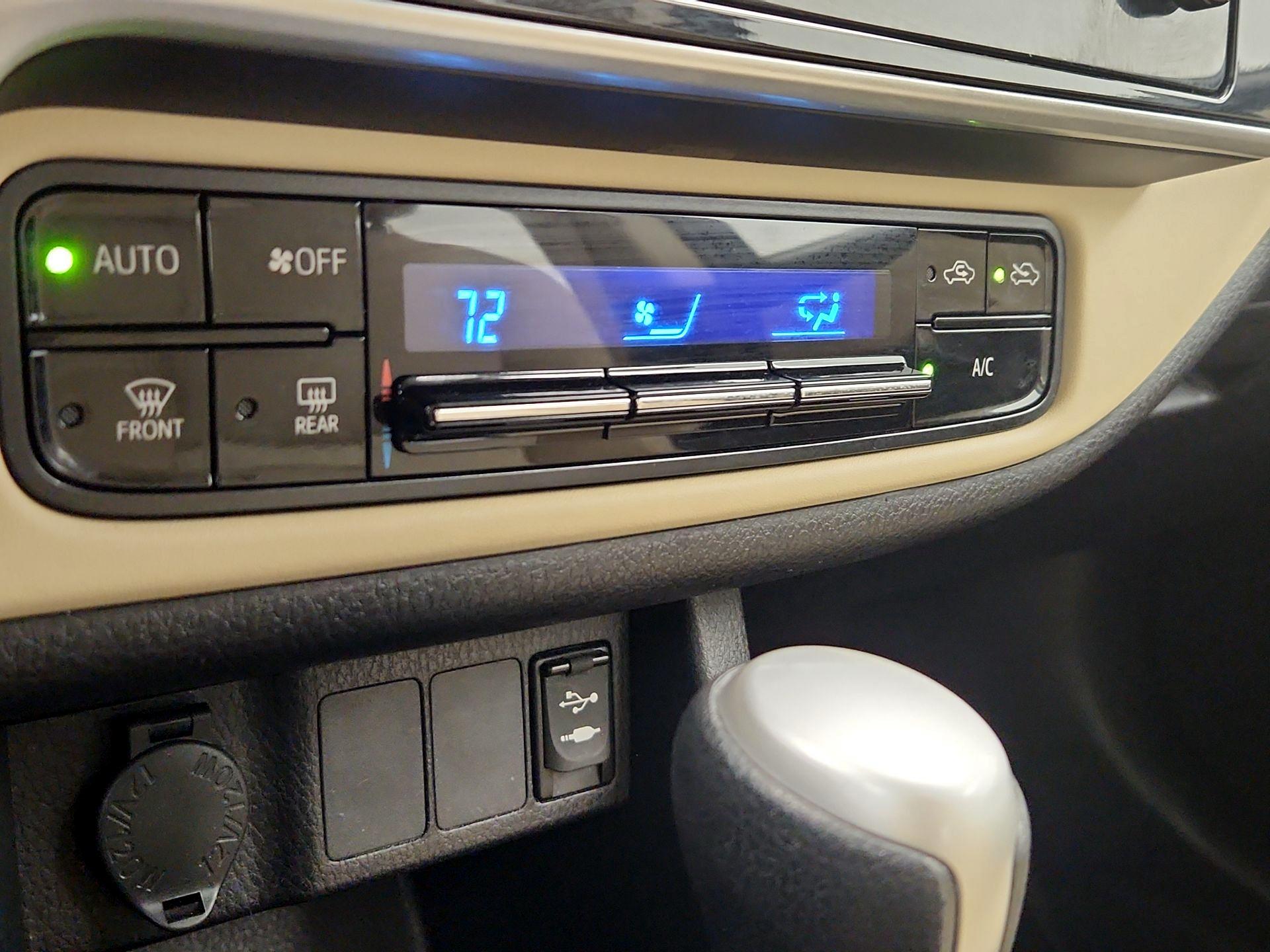 Thumbnail: 2017 Toyota Corolla - 16