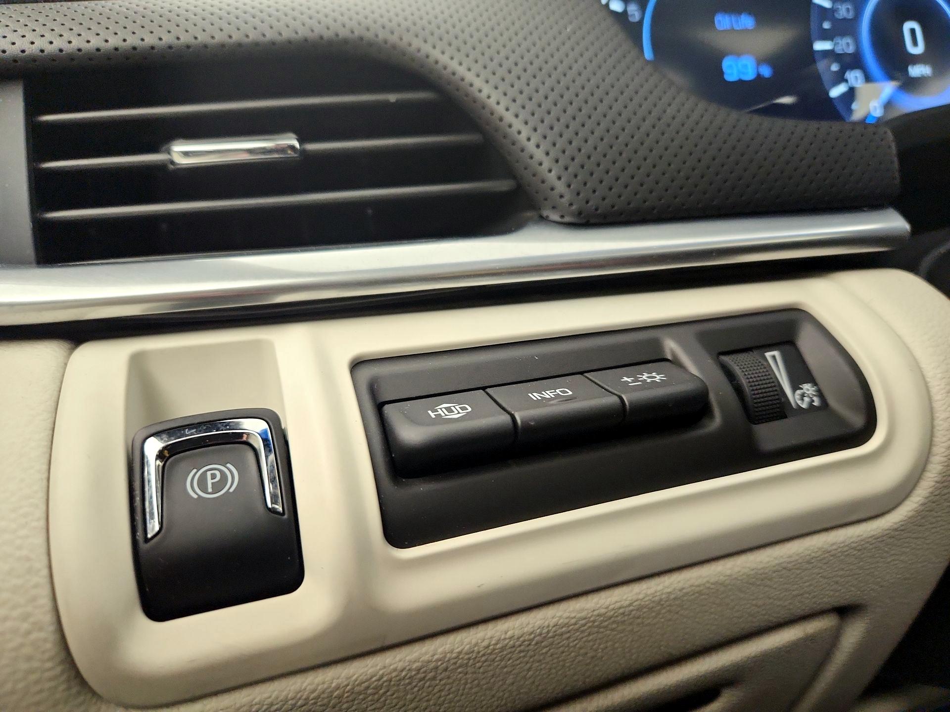 Thumbnail: 2016 Cadillac XTS - 13