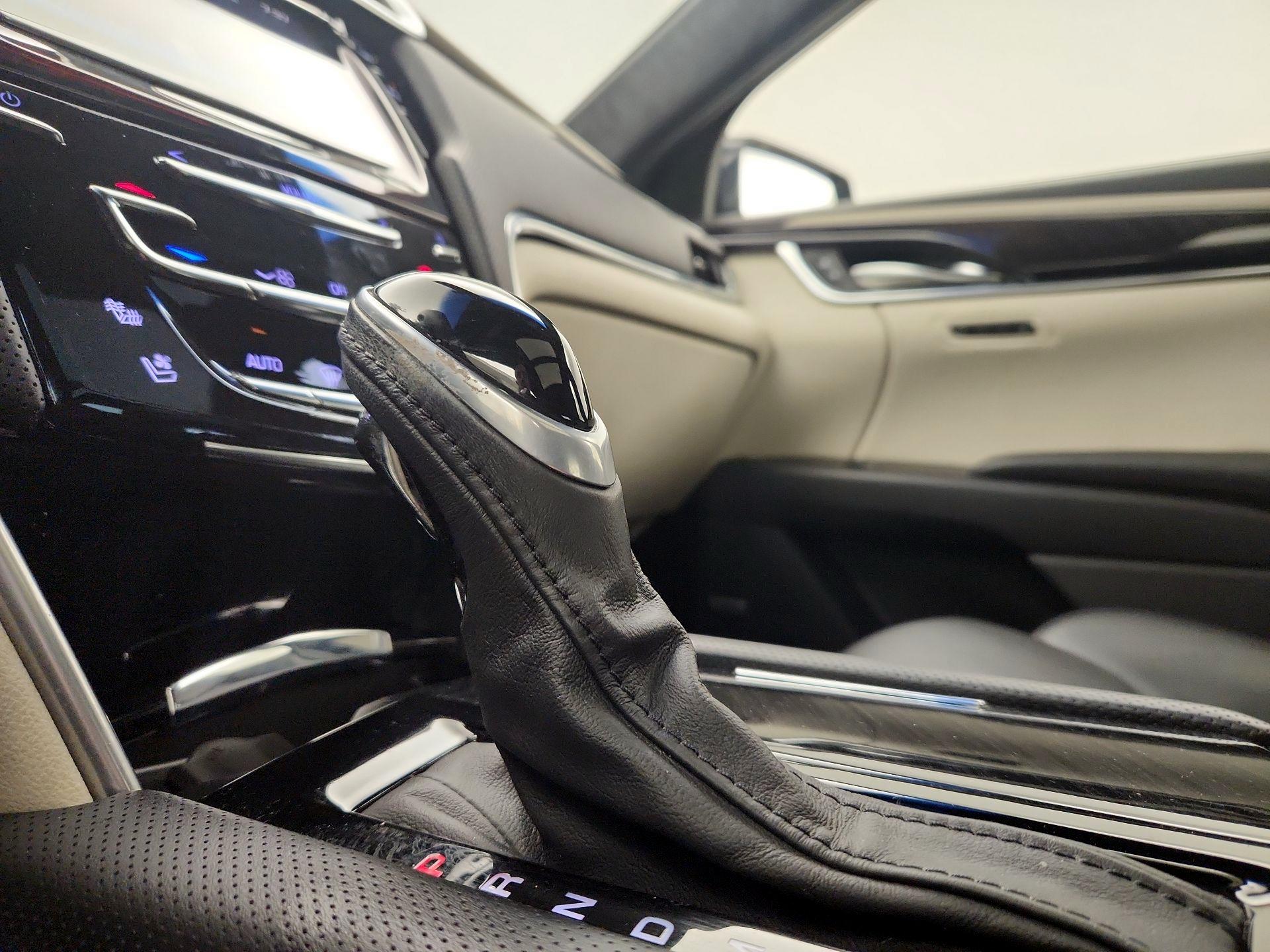 Thumbnail: 2016 Cadillac XTS - 18