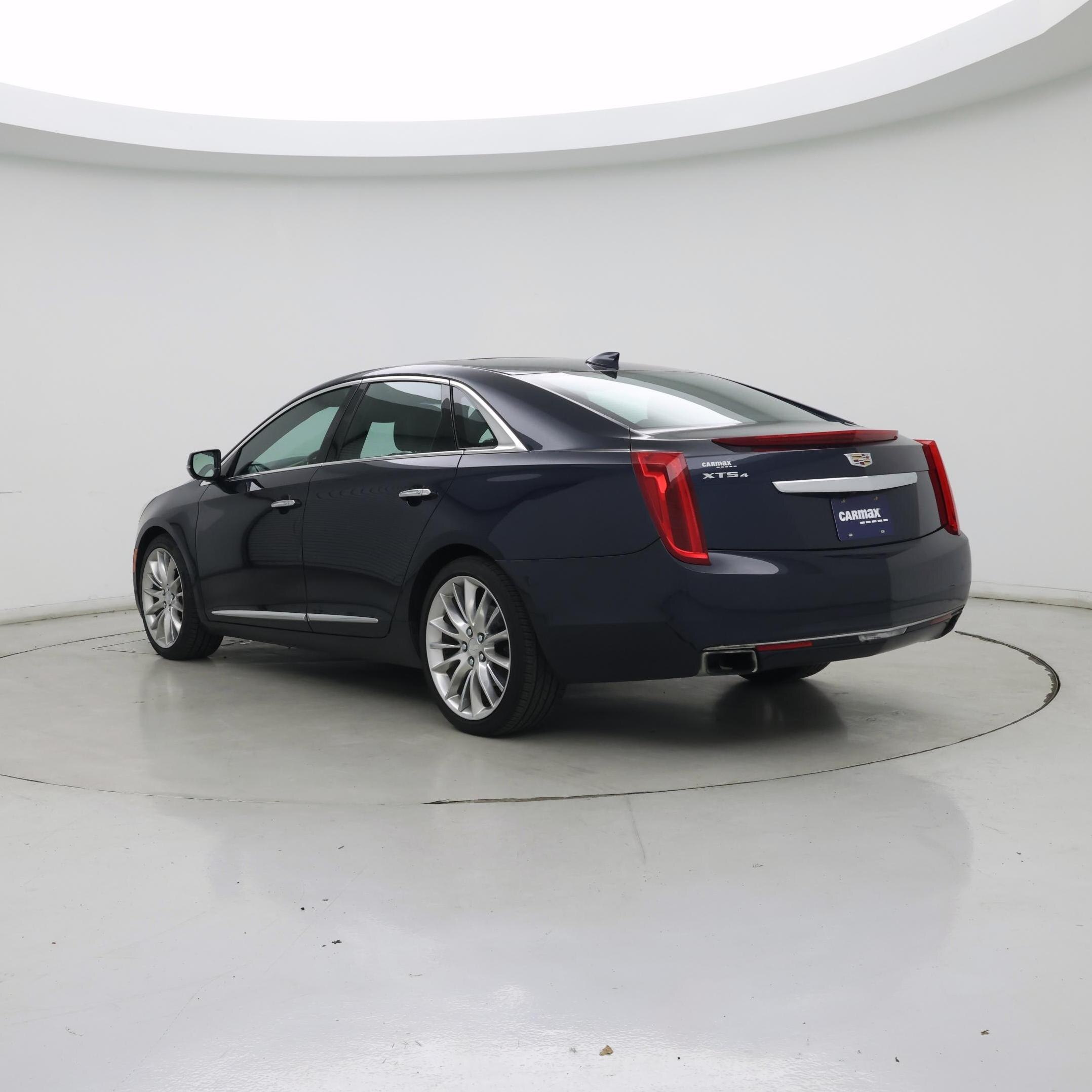 Thumbnail: 2016 Cadillac XTS - 2