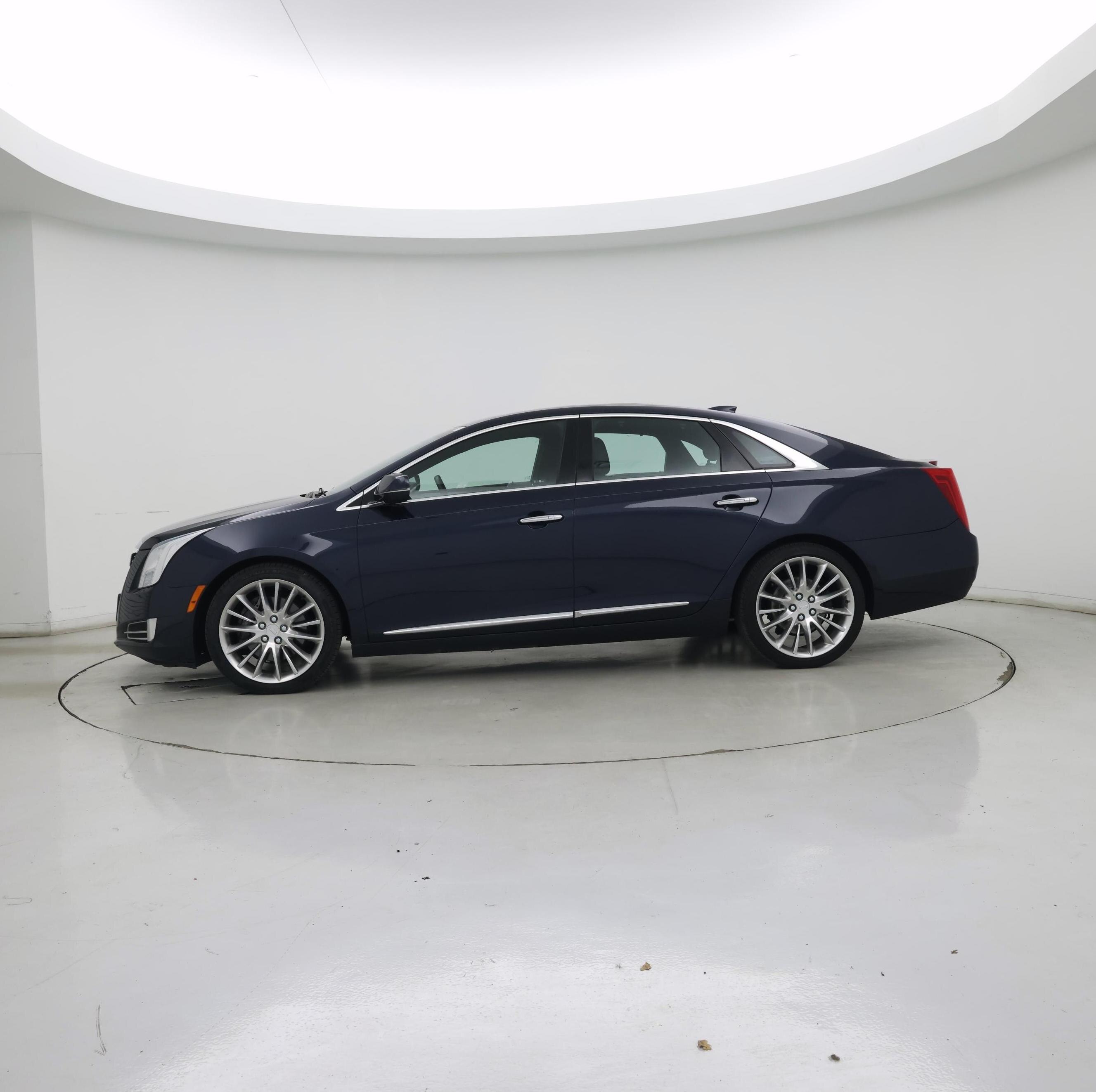Thumbnail: 2016 Cadillac XTS - 3