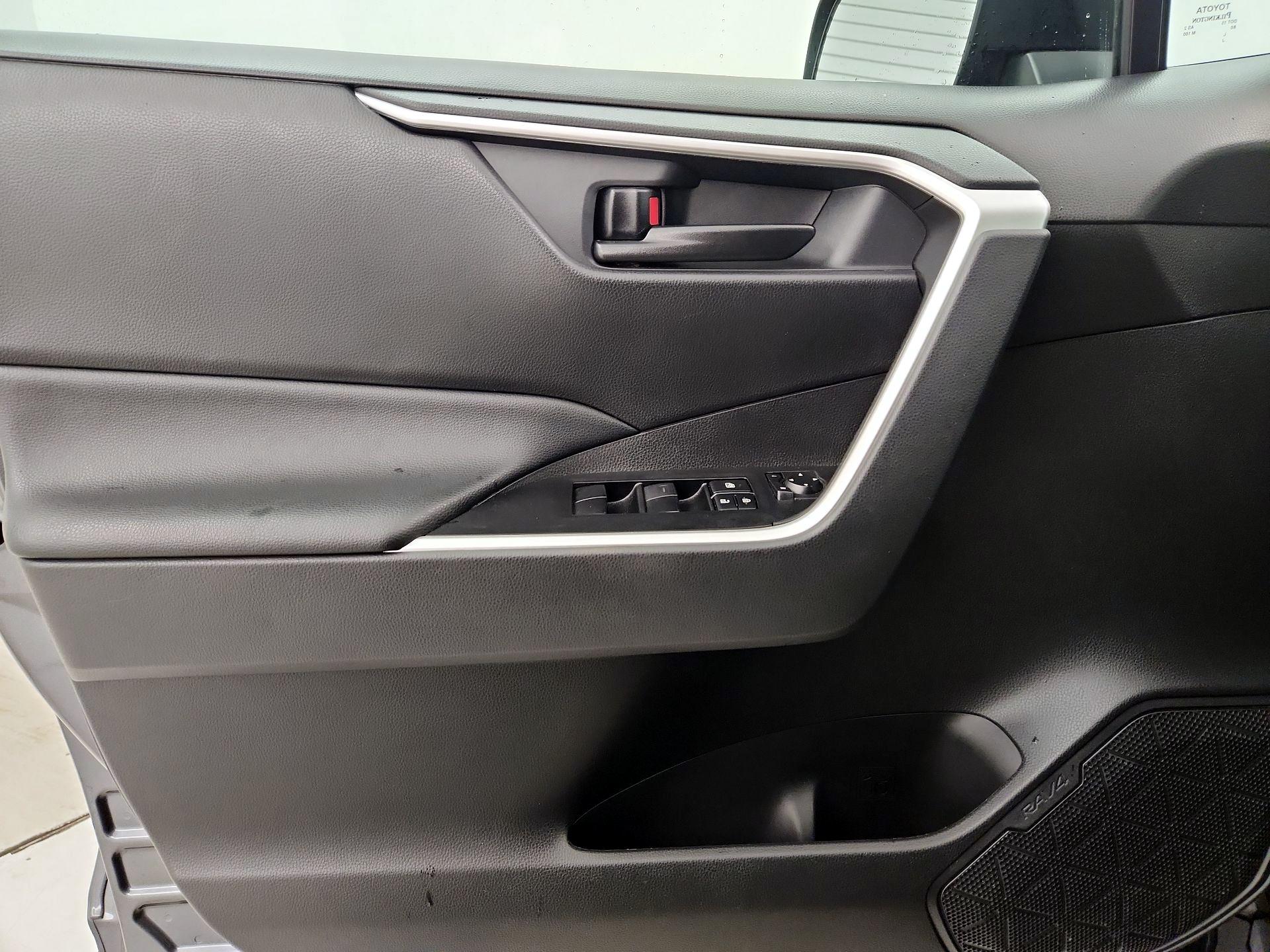 Thumbnail: 2021 Toyota RAV4 - 12