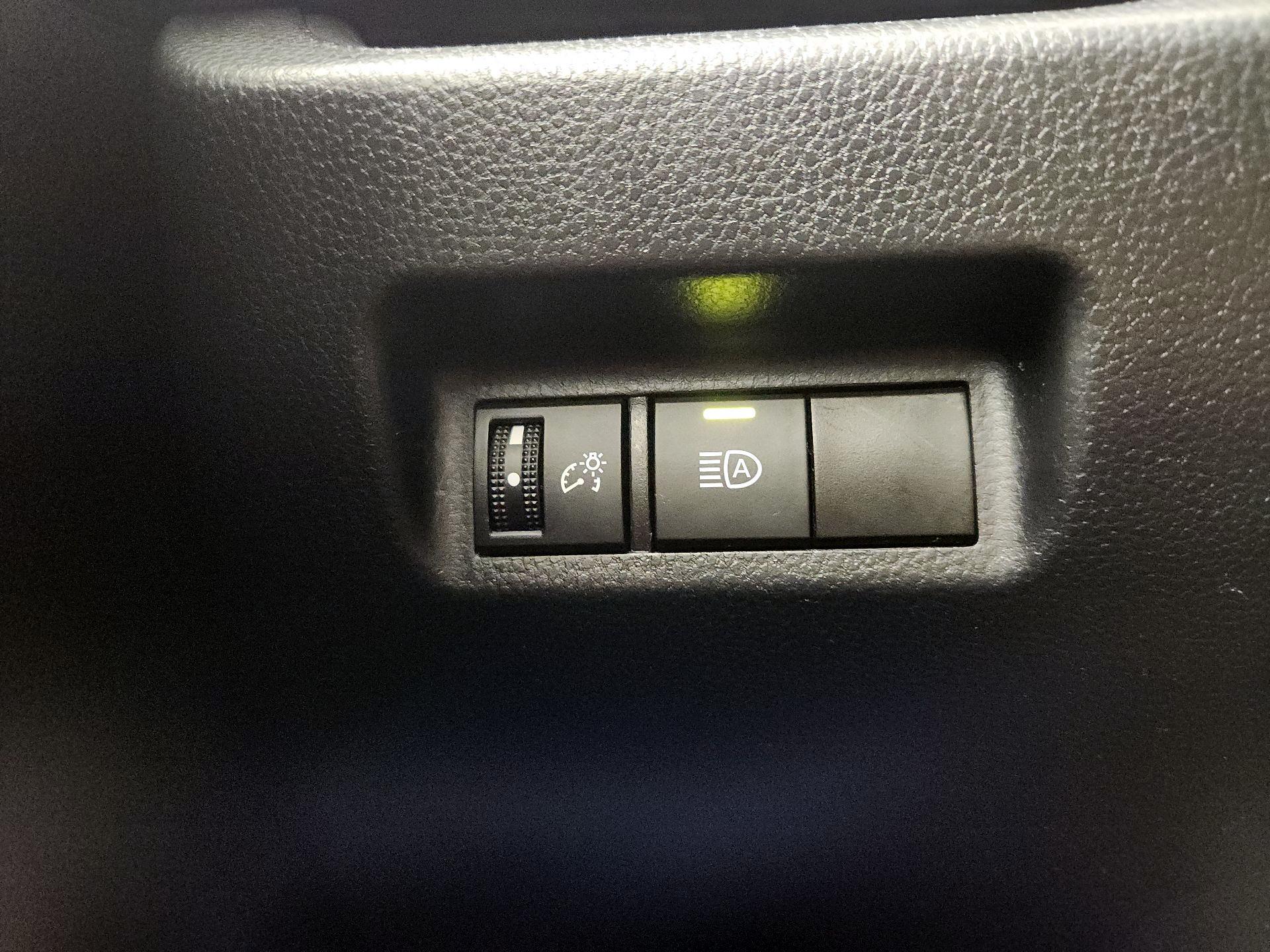 Thumbnail: 2021 Toyota RAV4 - 13