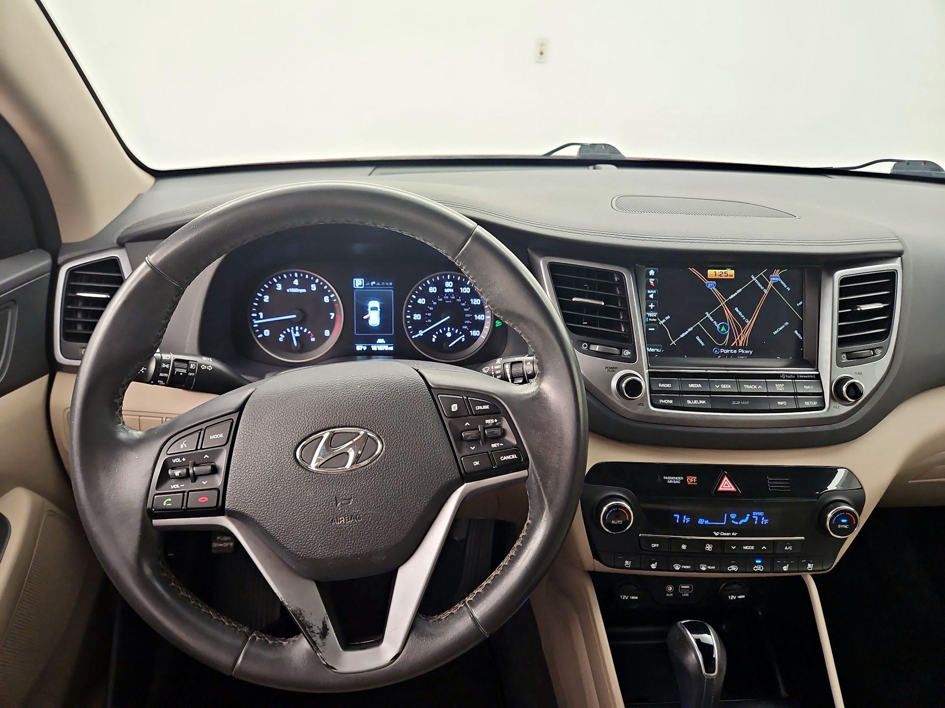 Thumbnail: 2016 Hyundai Tucson - 10