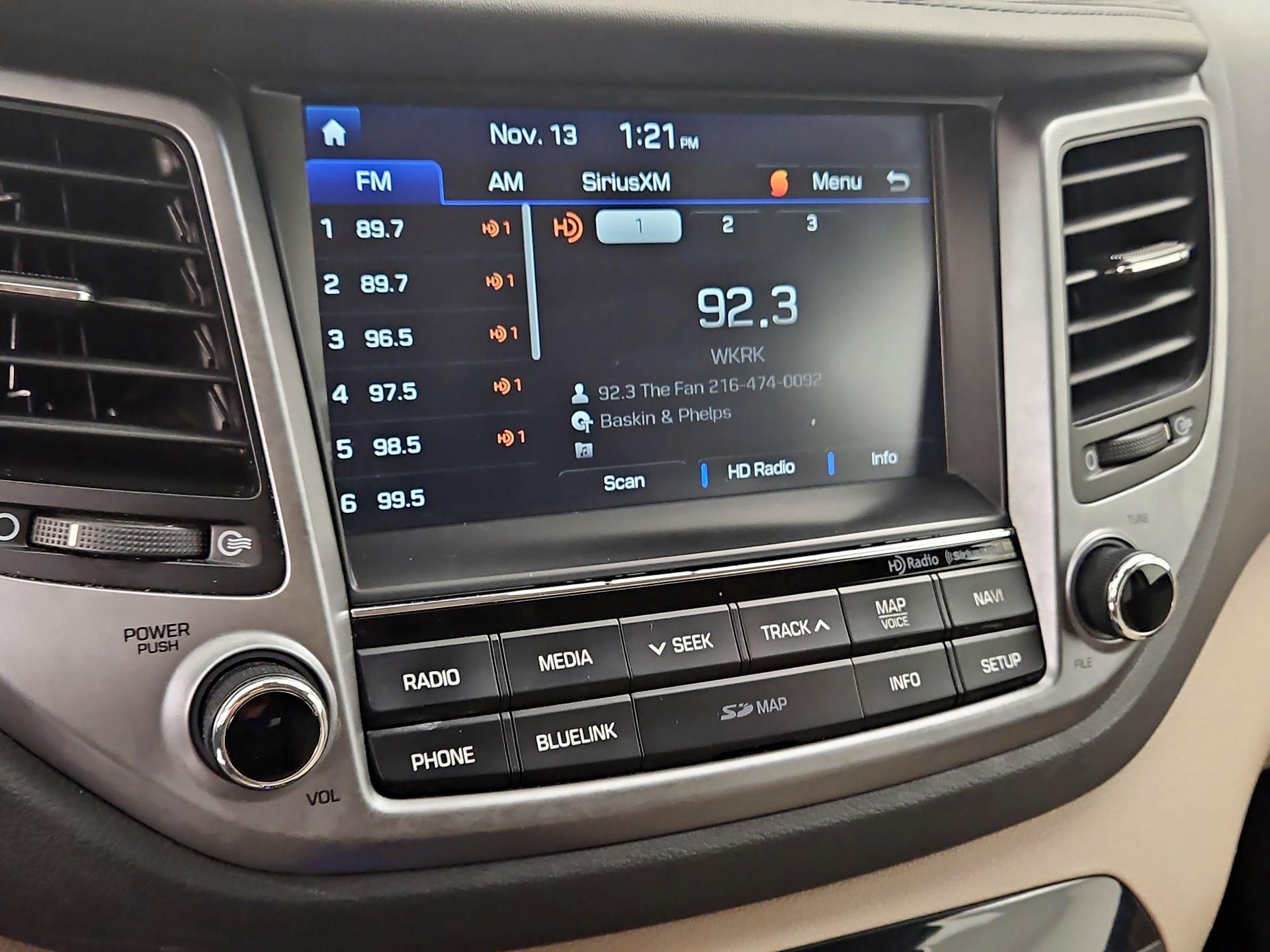 Thumbnail: 2016 Hyundai Tucson - 16