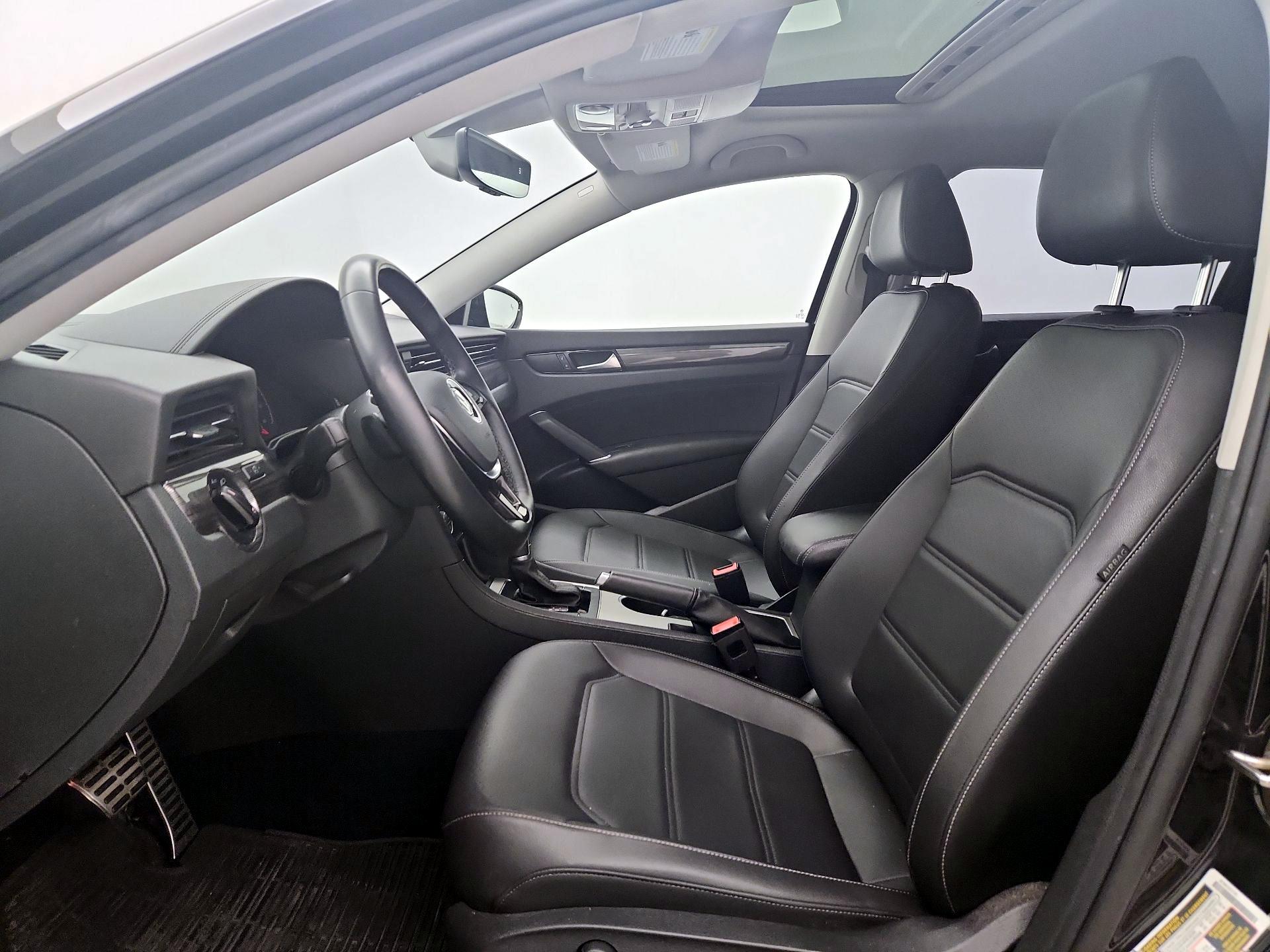 Thumbnail: 2020 Volkswagen Passat - 11