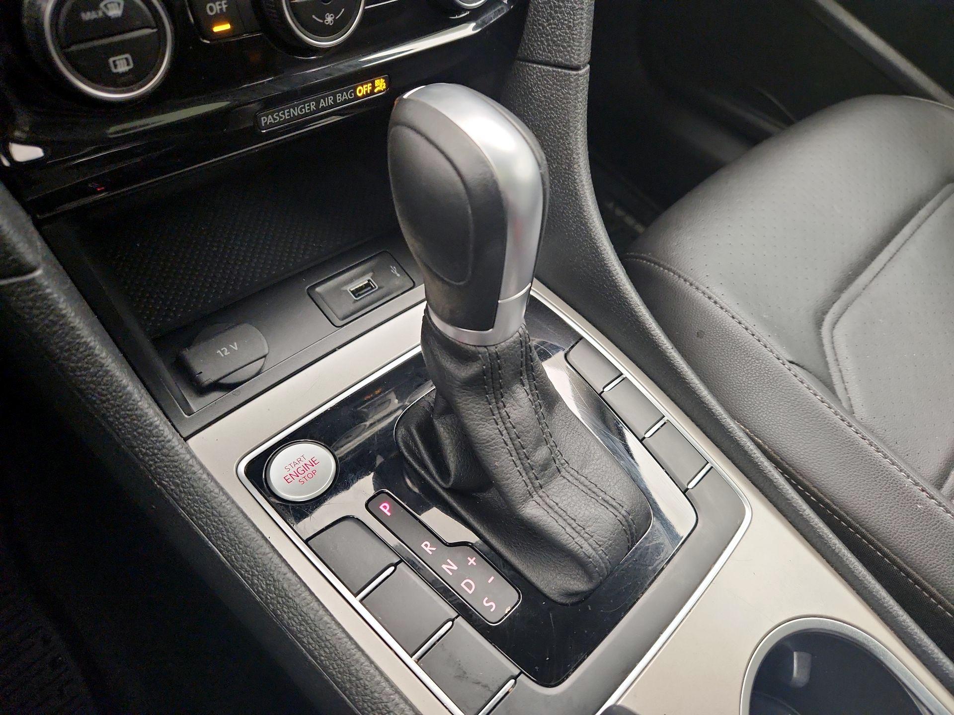 Thumbnail: 2020 Volkswagen Passat - 17