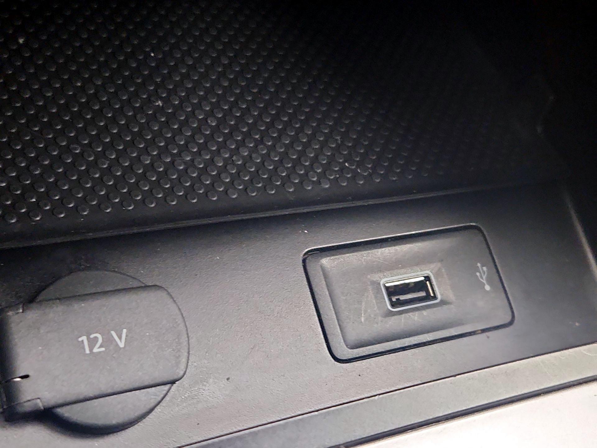 Thumbnail: 2020 Volkswagen Passat - 18