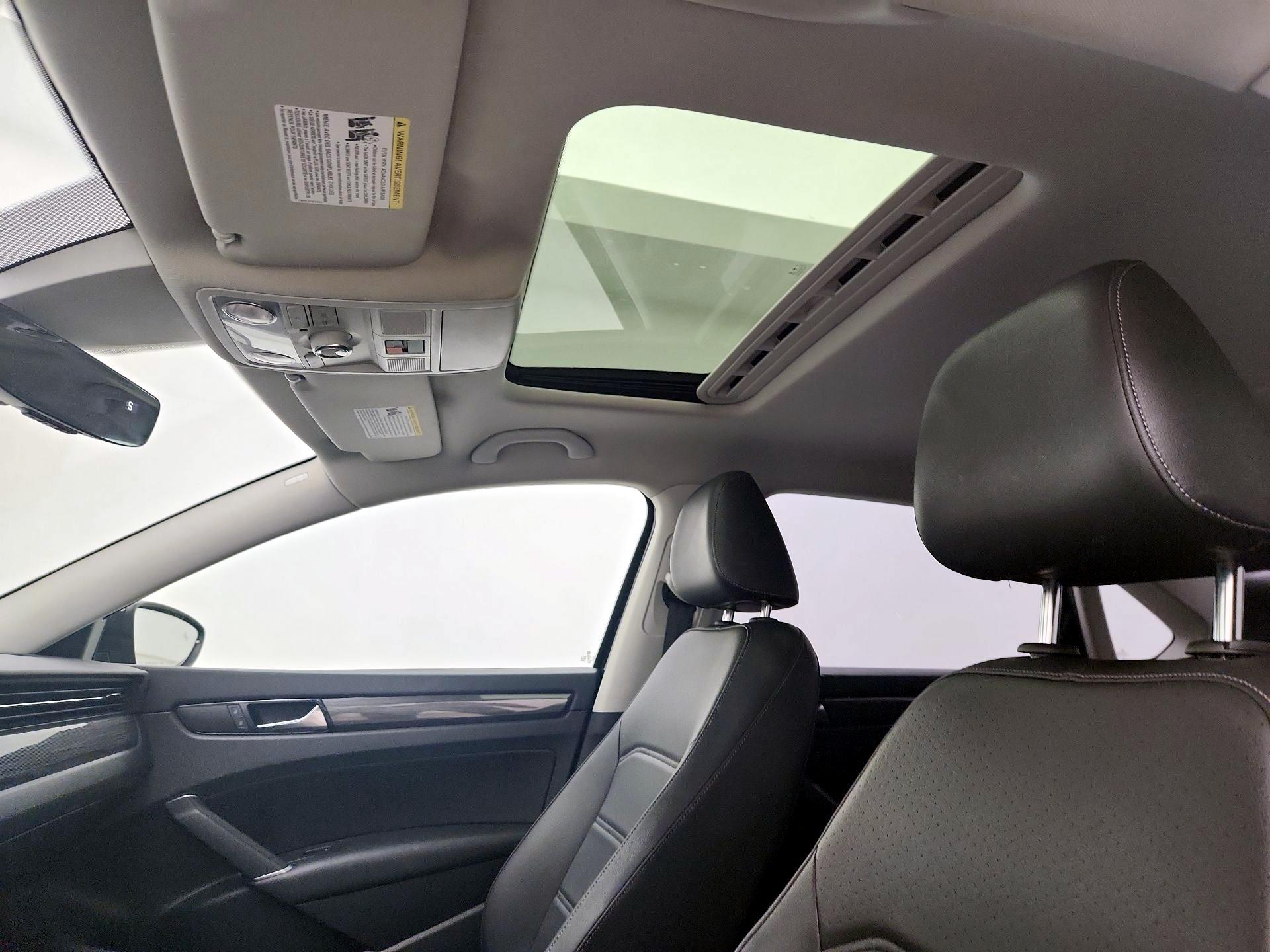 Thumbnail: 2020 Volkswagen Passat - 19