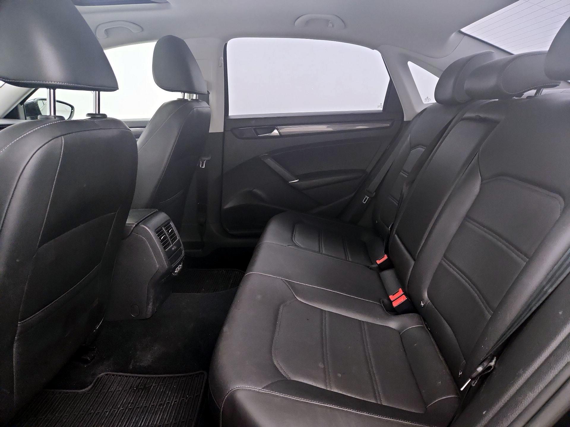 Thumbnail: 2020 Volkswagen Passat - 20