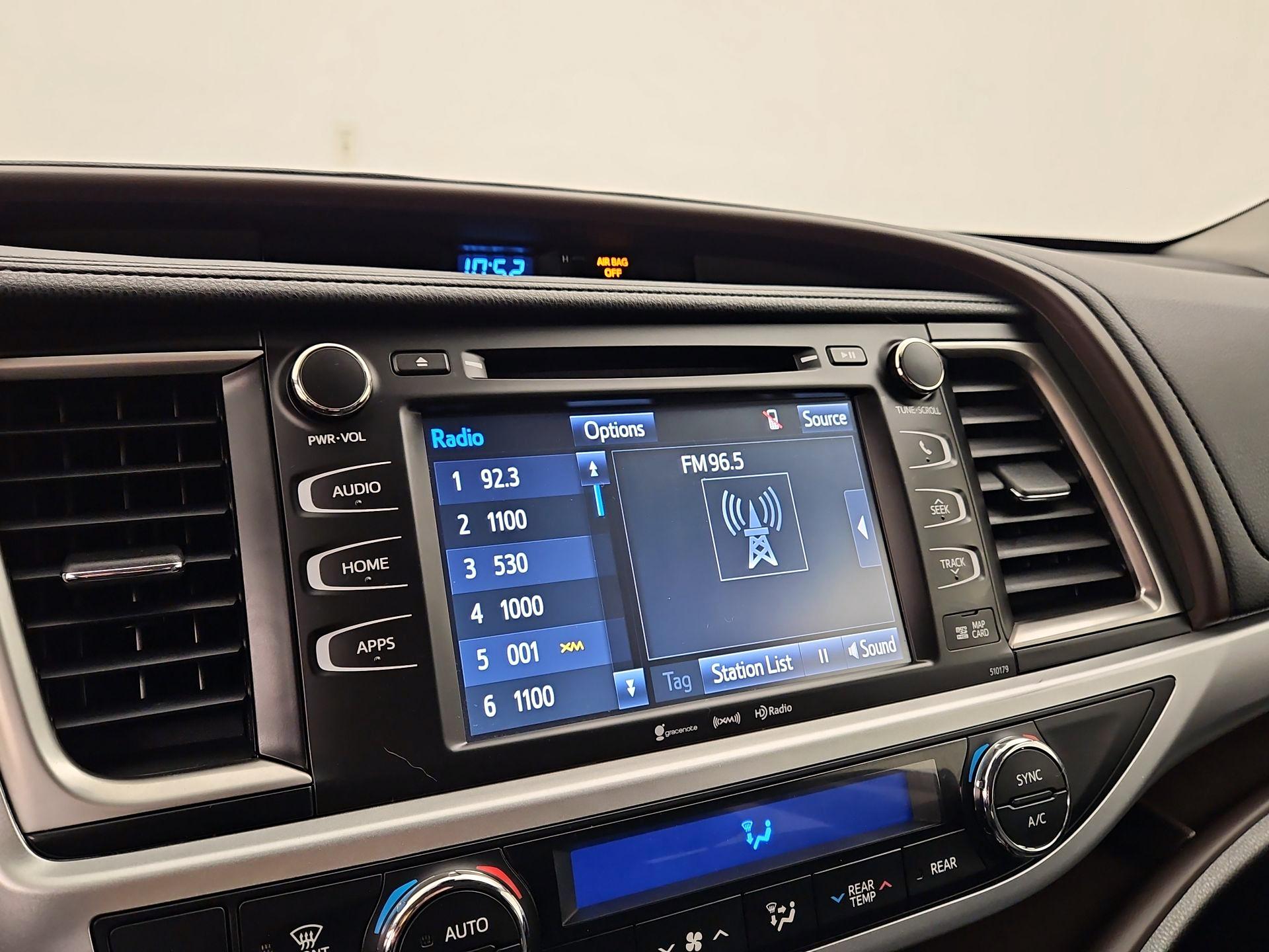 Thumbnail: 2018 Toyota Highlander - 15