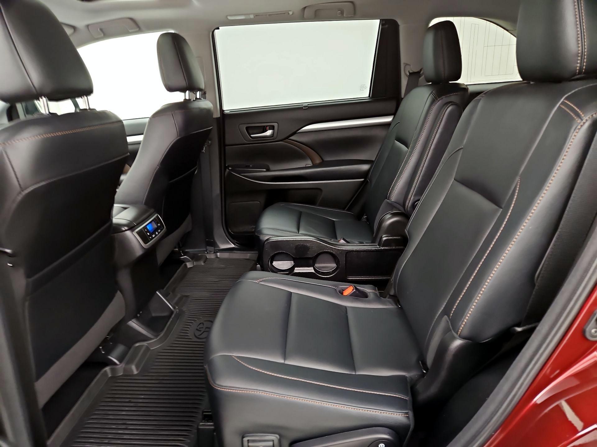 Thumbnail: 2018 Toyota Highlander - 19