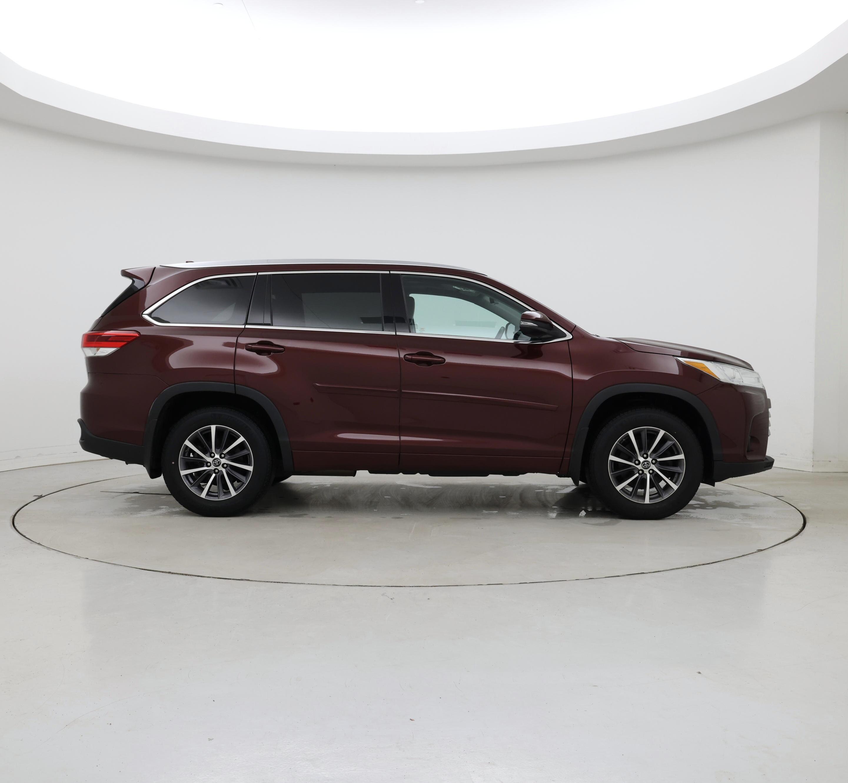 Thumbnail: 2018 Toyota Highlander - 7