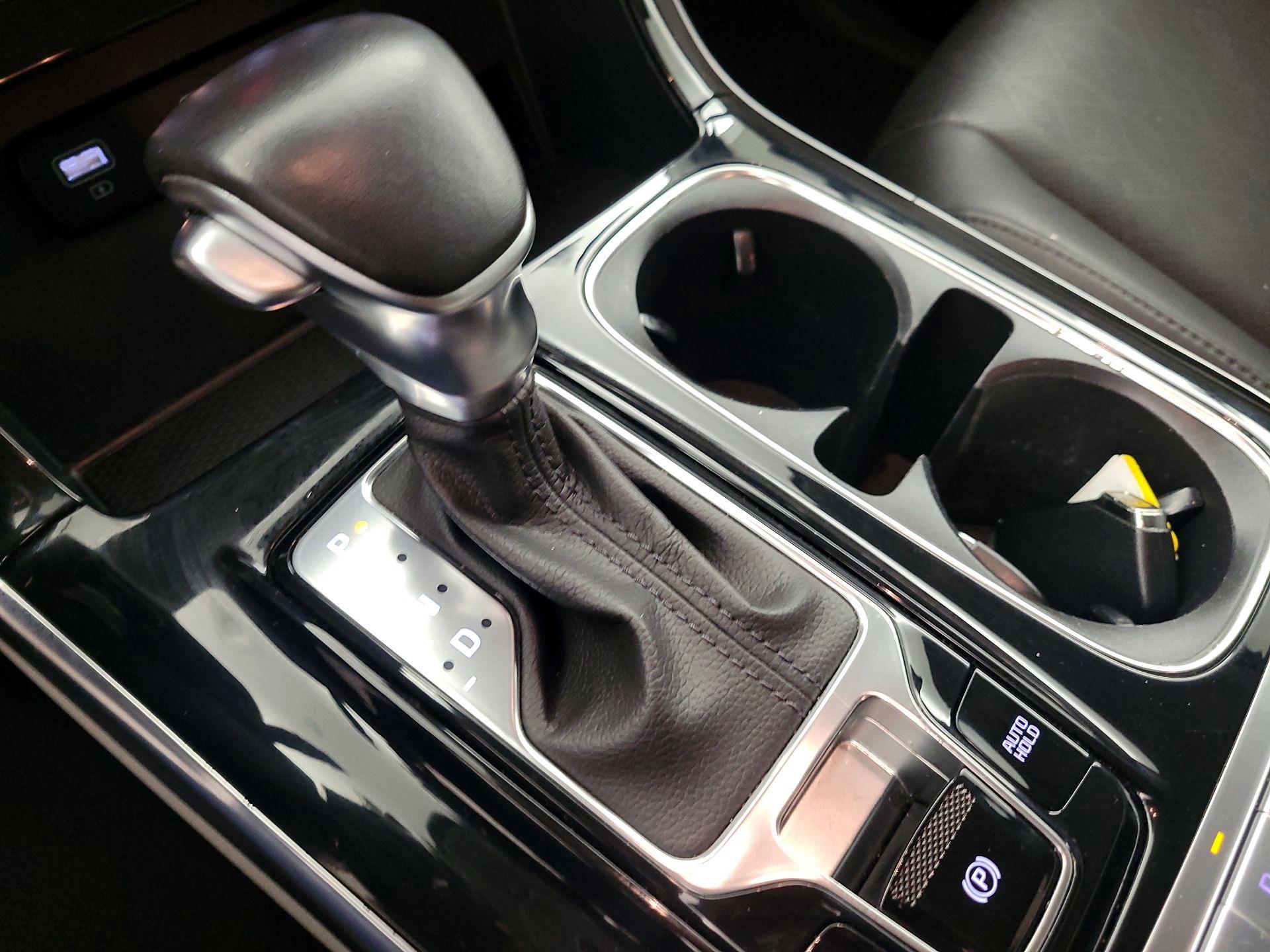 Thumbnail: 2023 Kia Carnival - 18