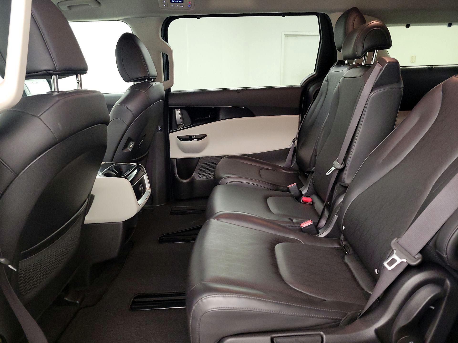 Thumbnail: 2023 Kia Carnival - 20