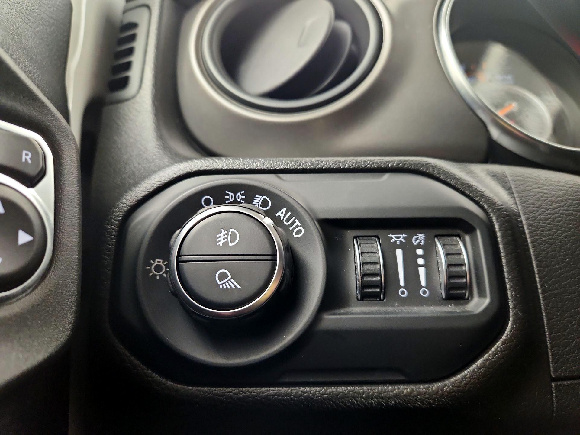 Thumbnail: 2022 Jeep Gladiator - 13