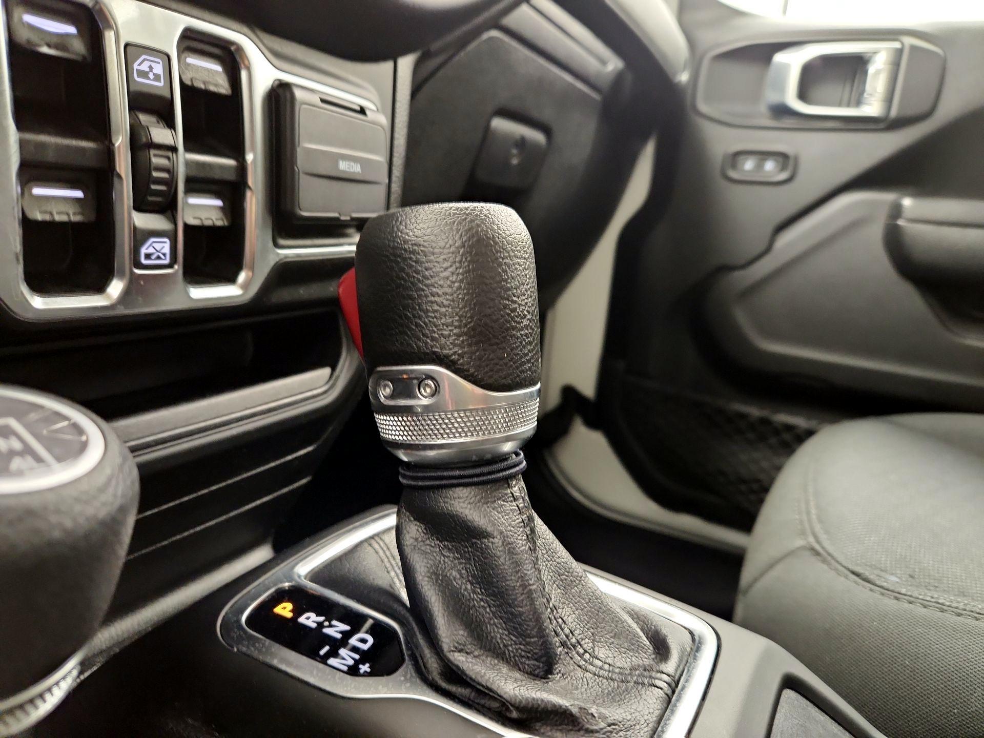 Thumbnail: 2022 Jeep Gladiator - 17