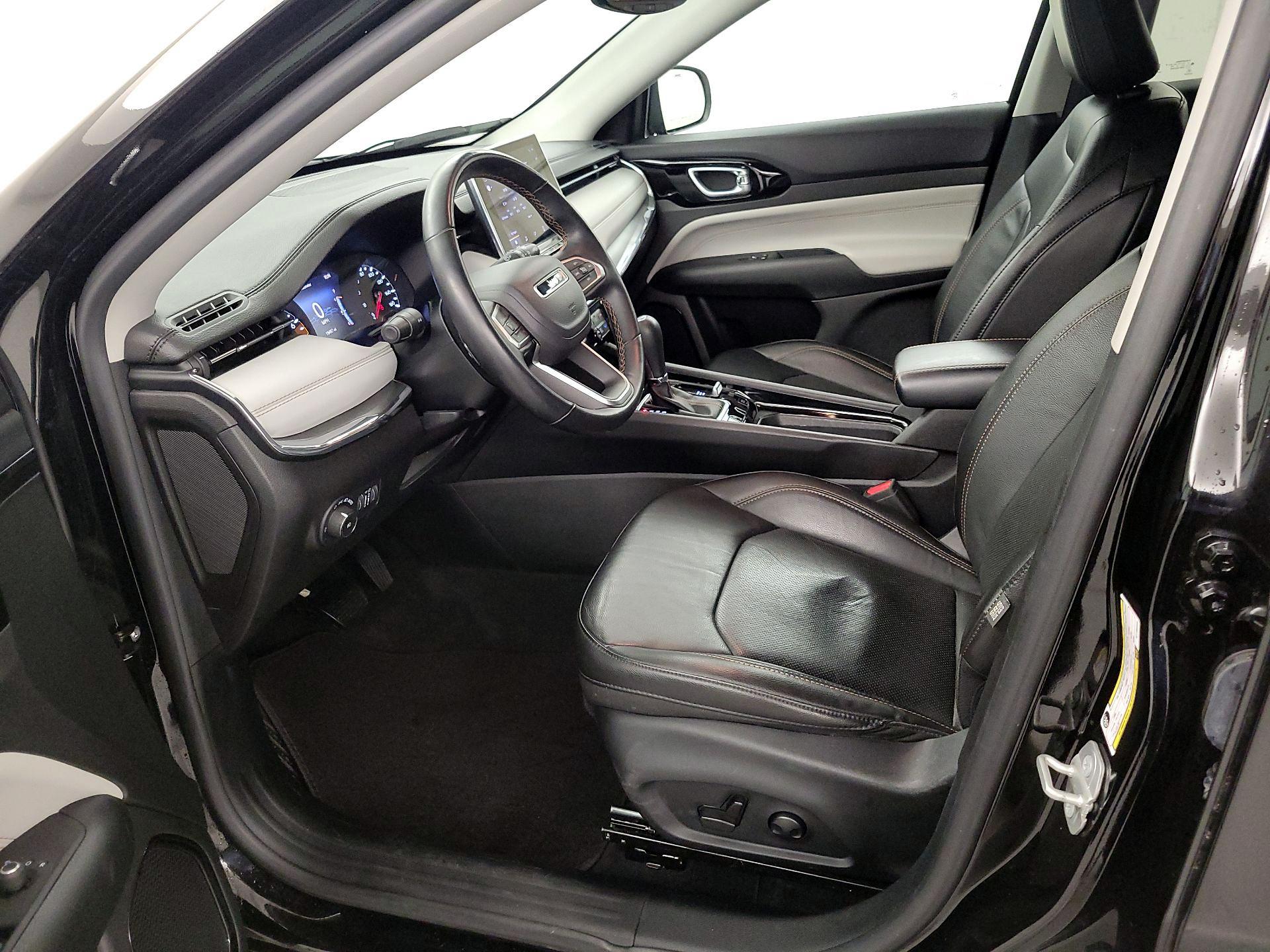 Thumbnail: 2022 Jeep Compass - 11