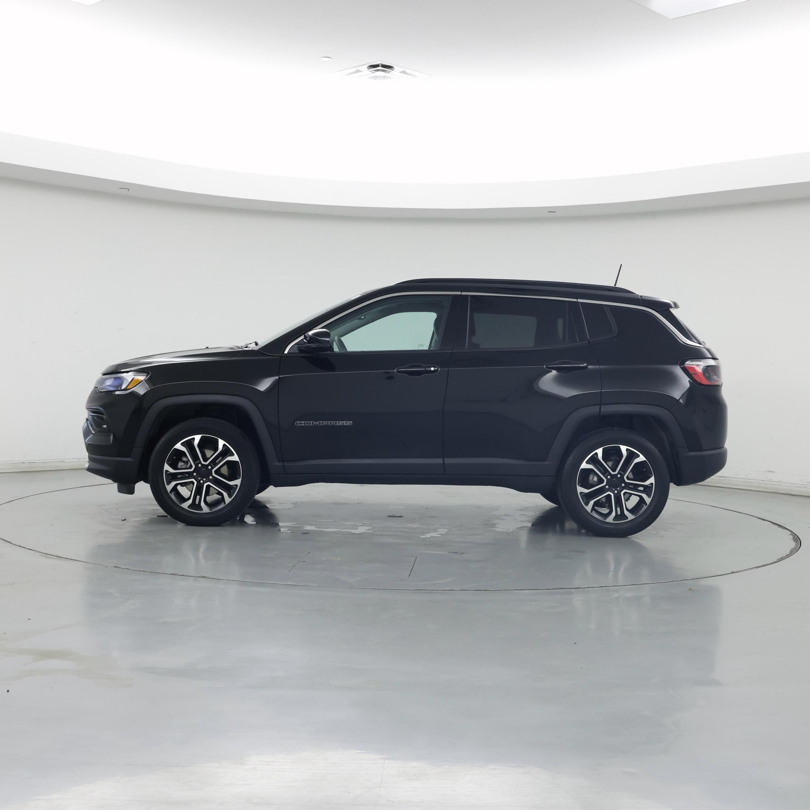 Thumbnail: 2022 Jeep Compass - 3