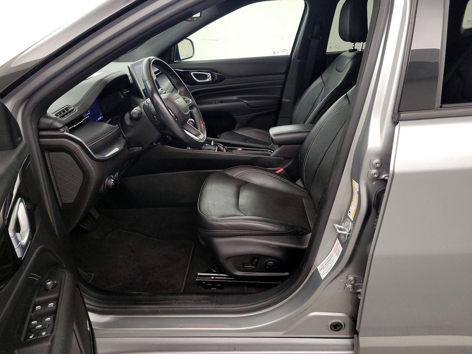 Thumbnail: 2022 Jeep Compass - 11