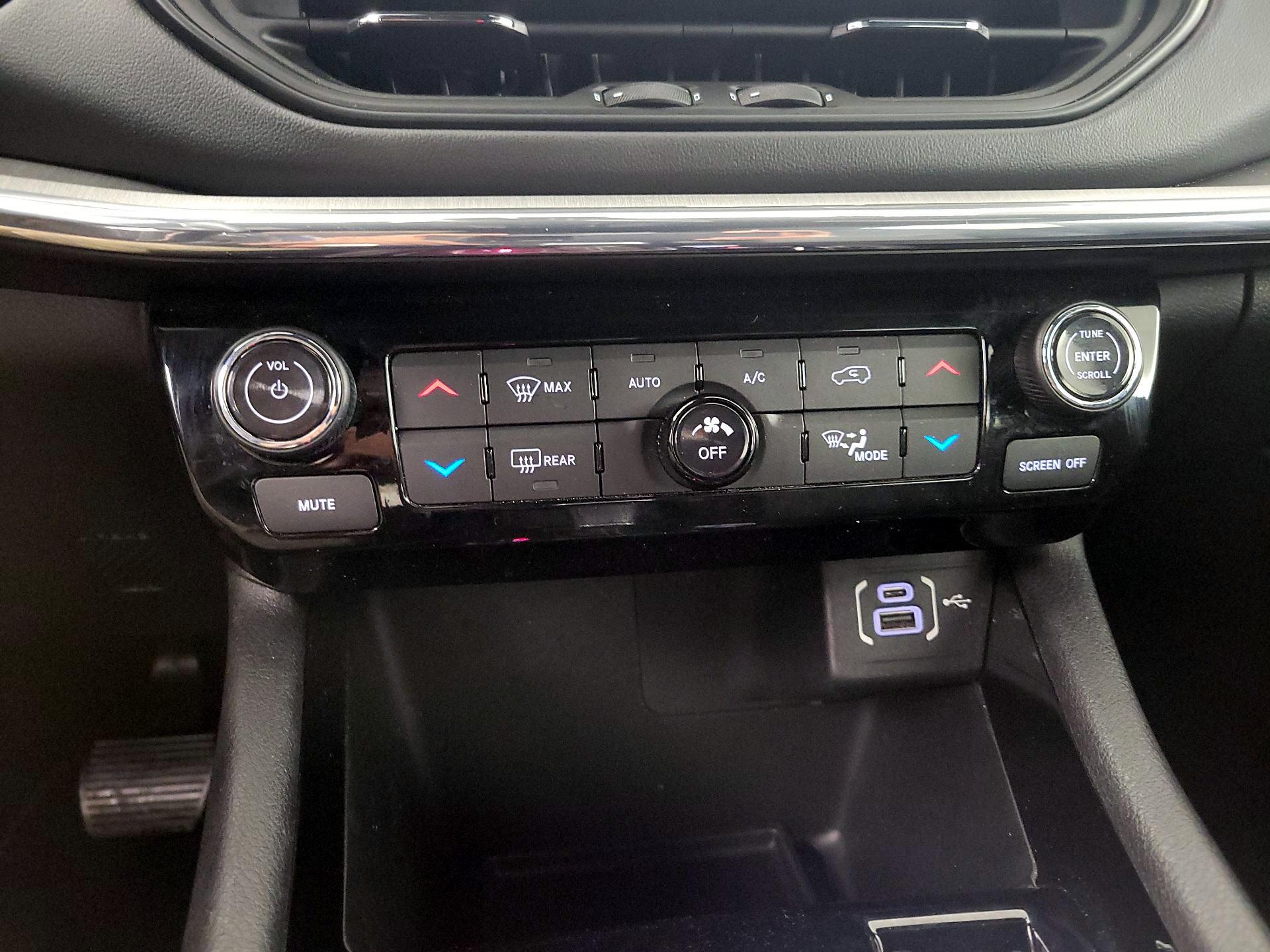 Thumbnail: 2022 Jeep Compass - 17