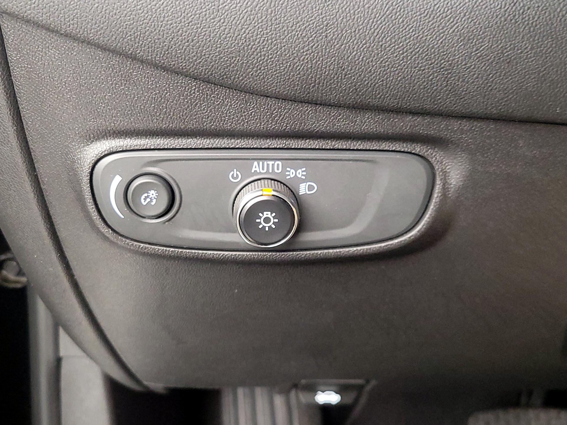 Thumbnail: 2022 Chevrolet Equinox - 13