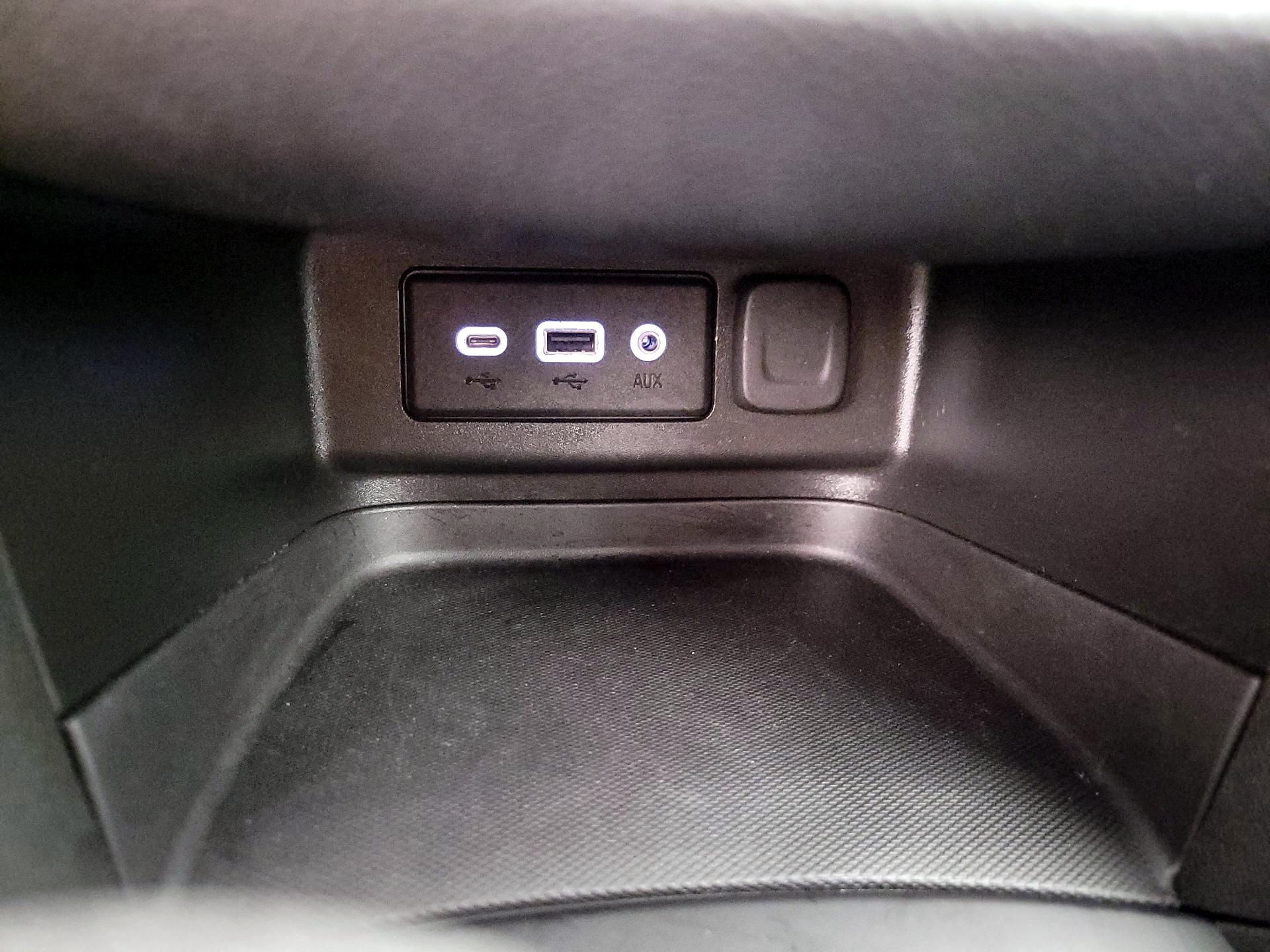 Thumbnail: 2022 Chevrolet Equinox - 18