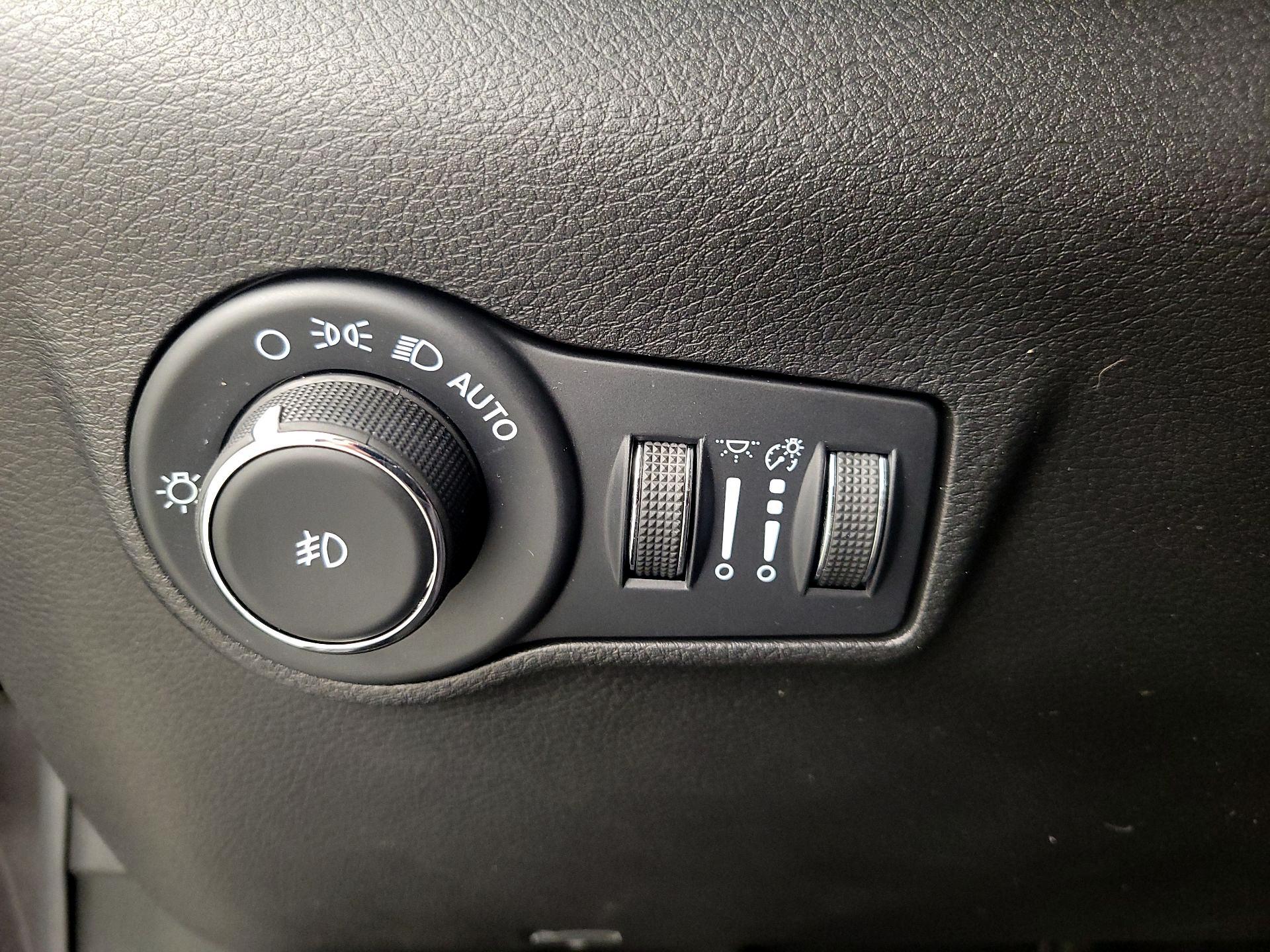 Thumbnail: 2022 Jeep Compass - 13