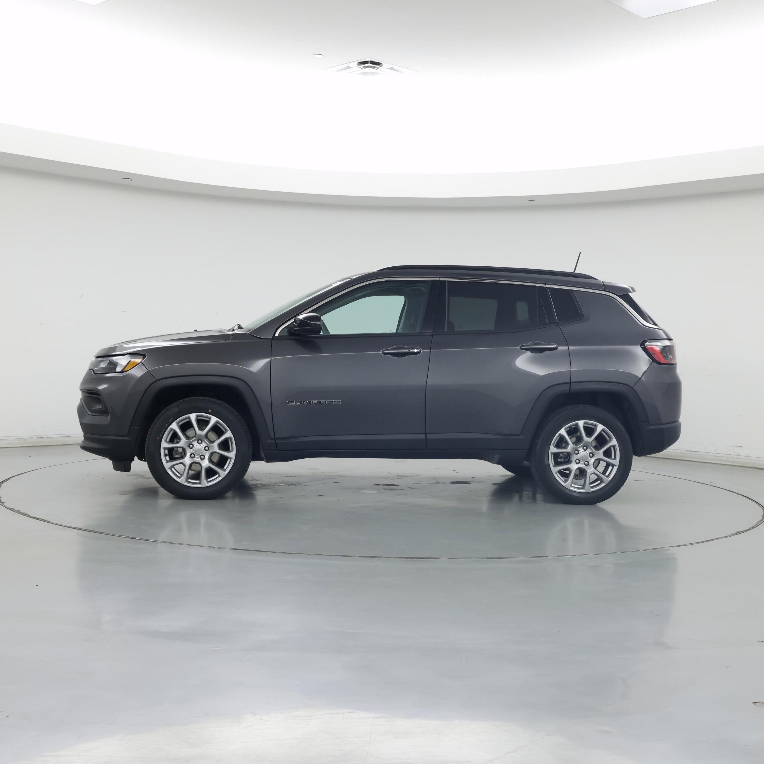 Thumbnail: 2022 Jeep Compass - 3