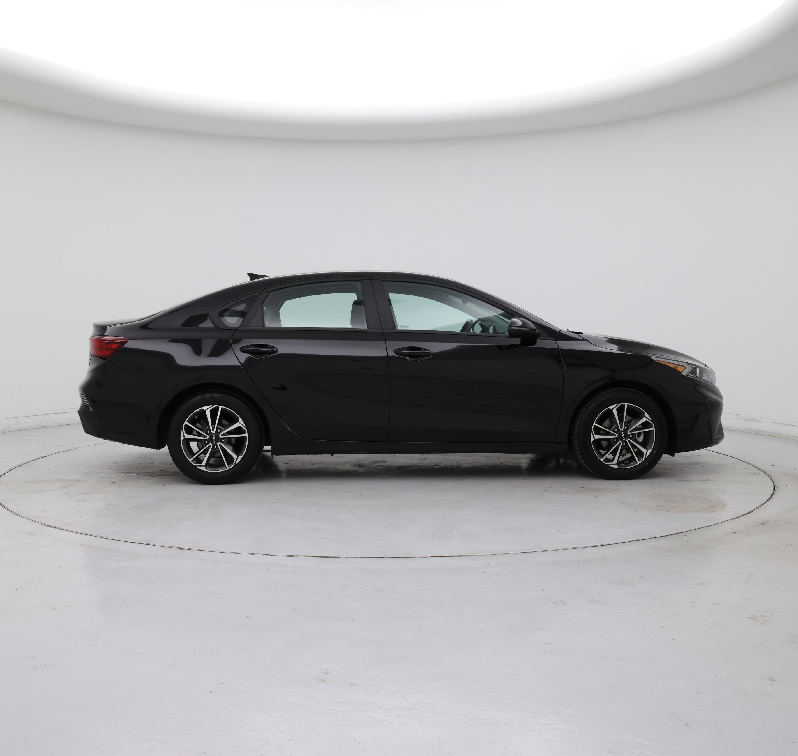 Thumbnail: 2023 Kia Forte - 7