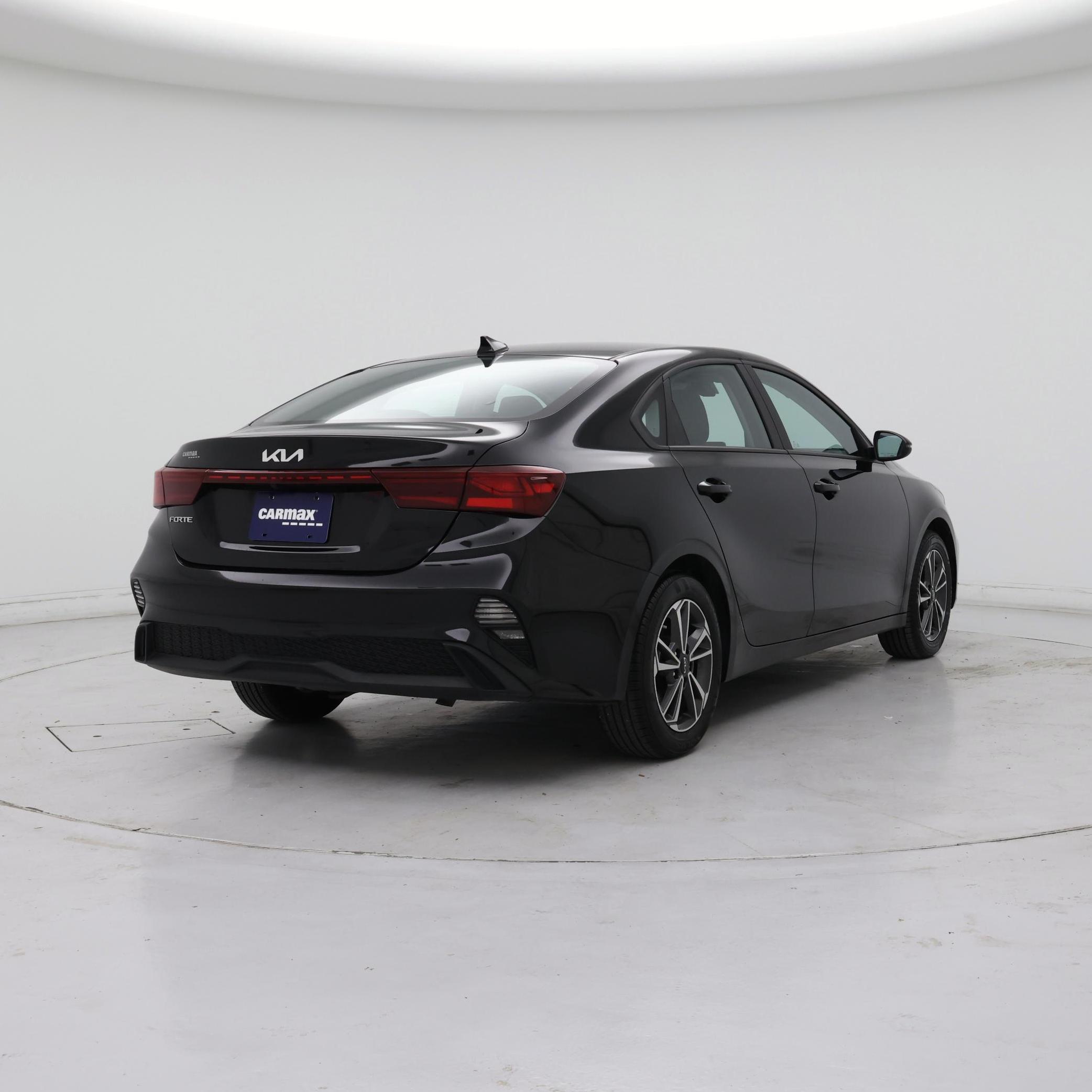 Thumbnail: 2023 Kia Forte - 8