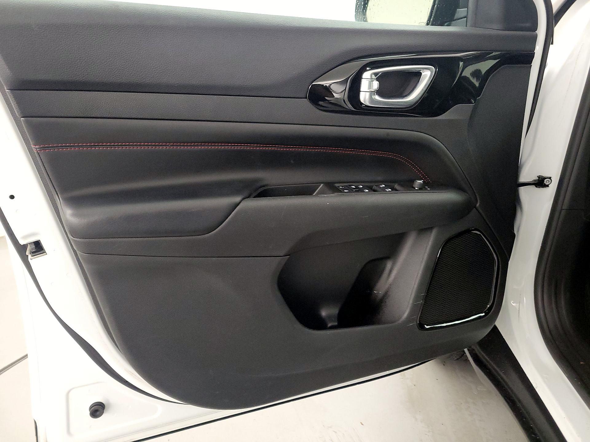 Thumbnail: 2022 Jeep Compass - 12