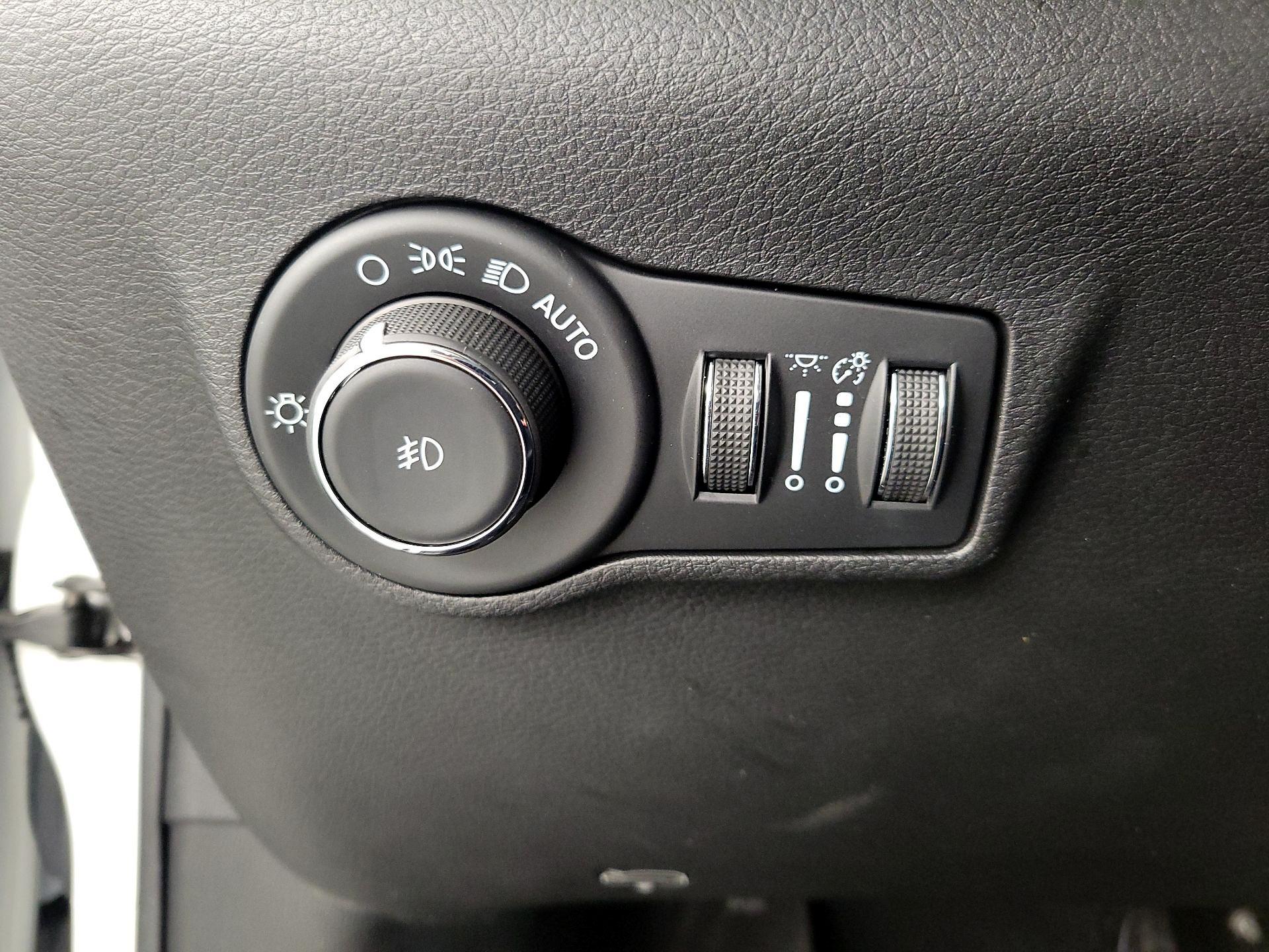 Thumbnail: 2022 Jeep Compass - 13