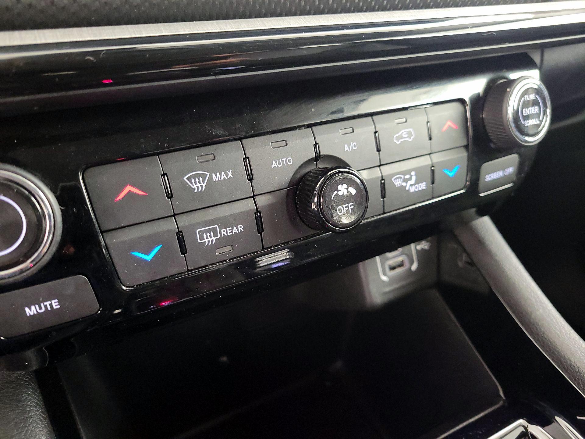 Thumbnail: 2022 Jeep Compass - 16