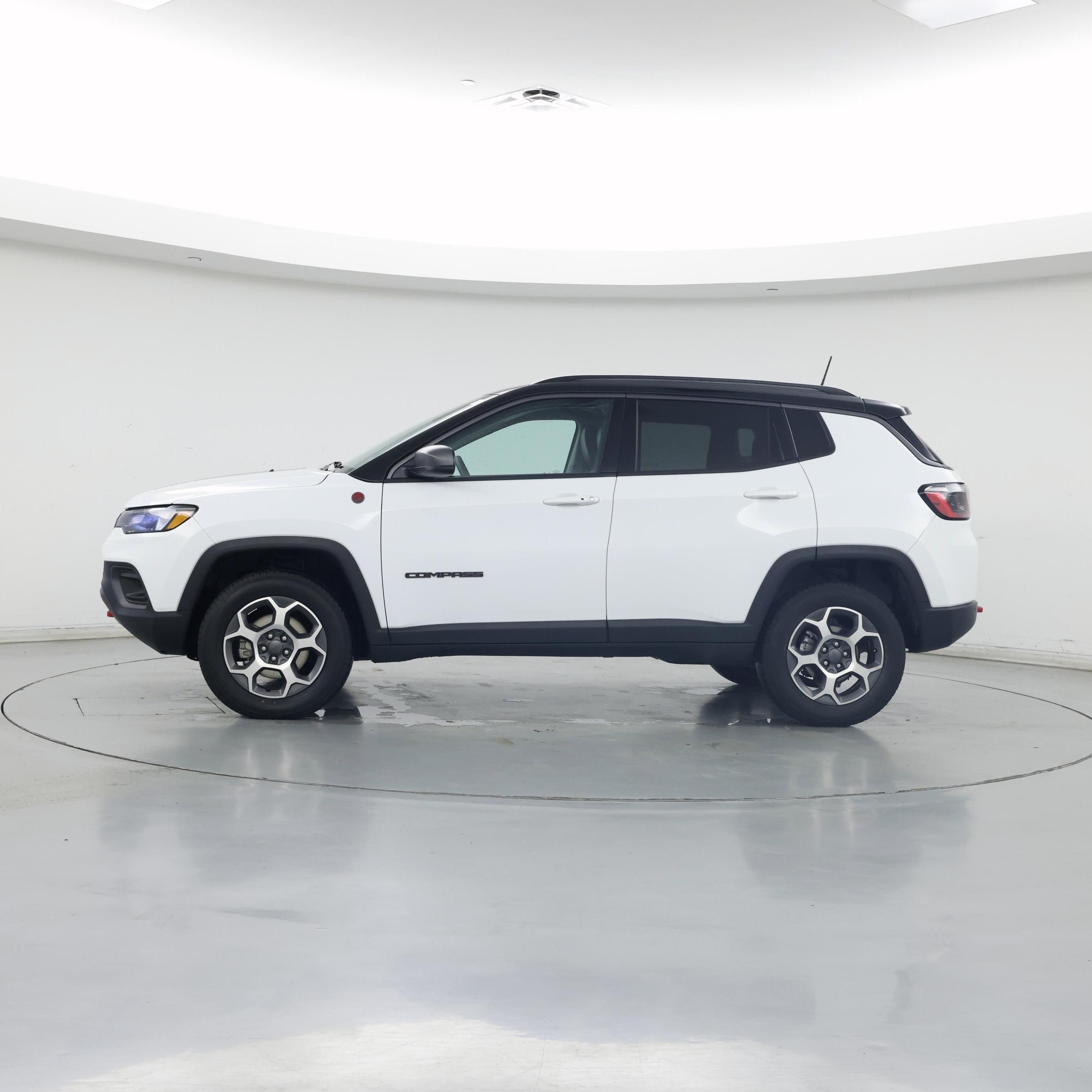 Thumbnail: 2022 Jeep Compass - 3