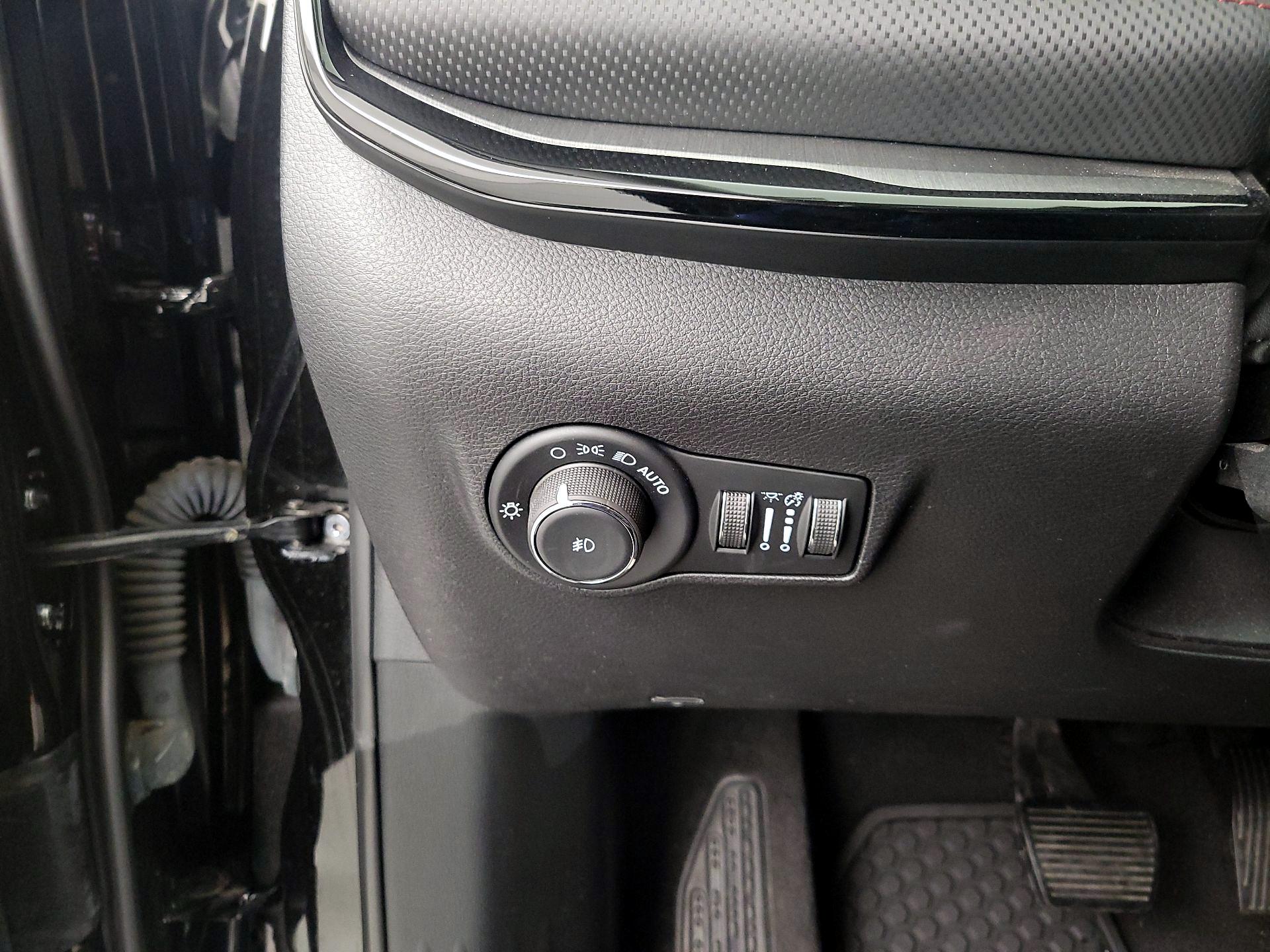 Thumbnail: 2022 Jeep Compass - 13