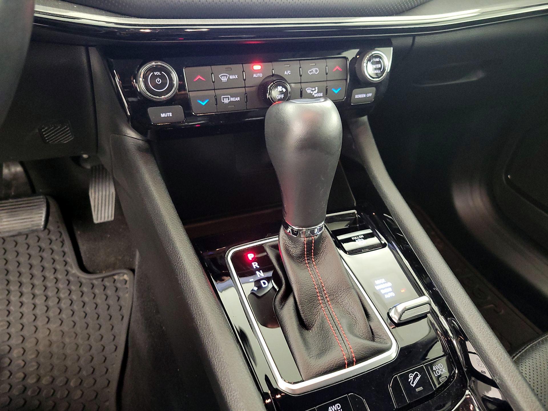 Thumbnail: 2022 Jeep Compass - 17