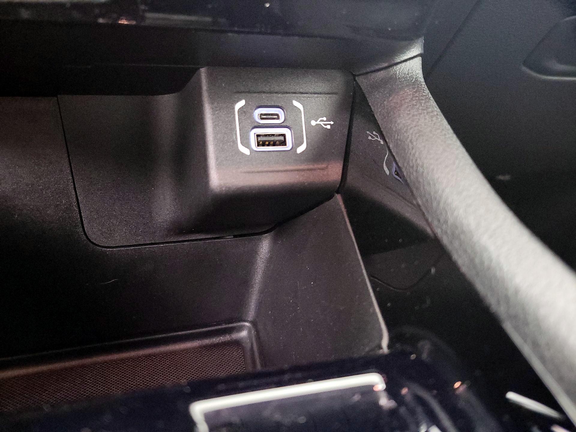 Thumbnail: 2022 Jeep Compass - 18