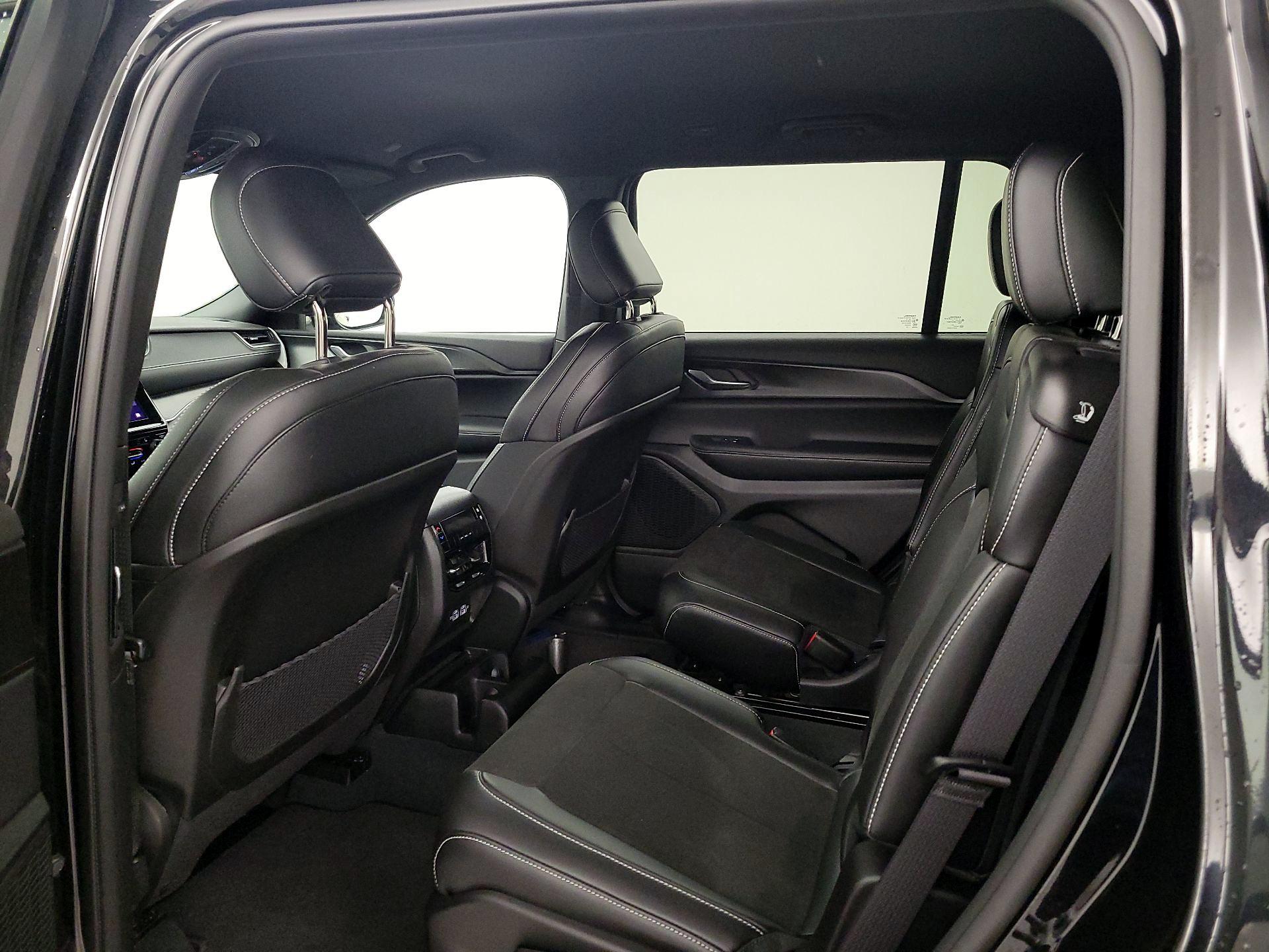 Thumbnail: 2023 Jeep Grand Cherokee L - 19