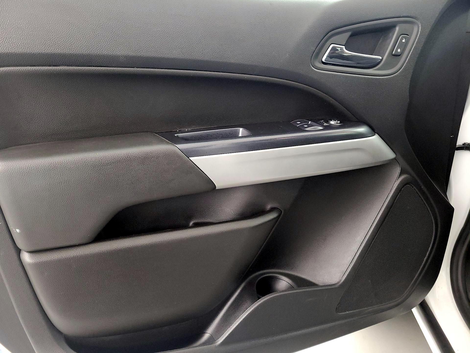 Thumbnail: 2021 Chevrolet Colorado - 12