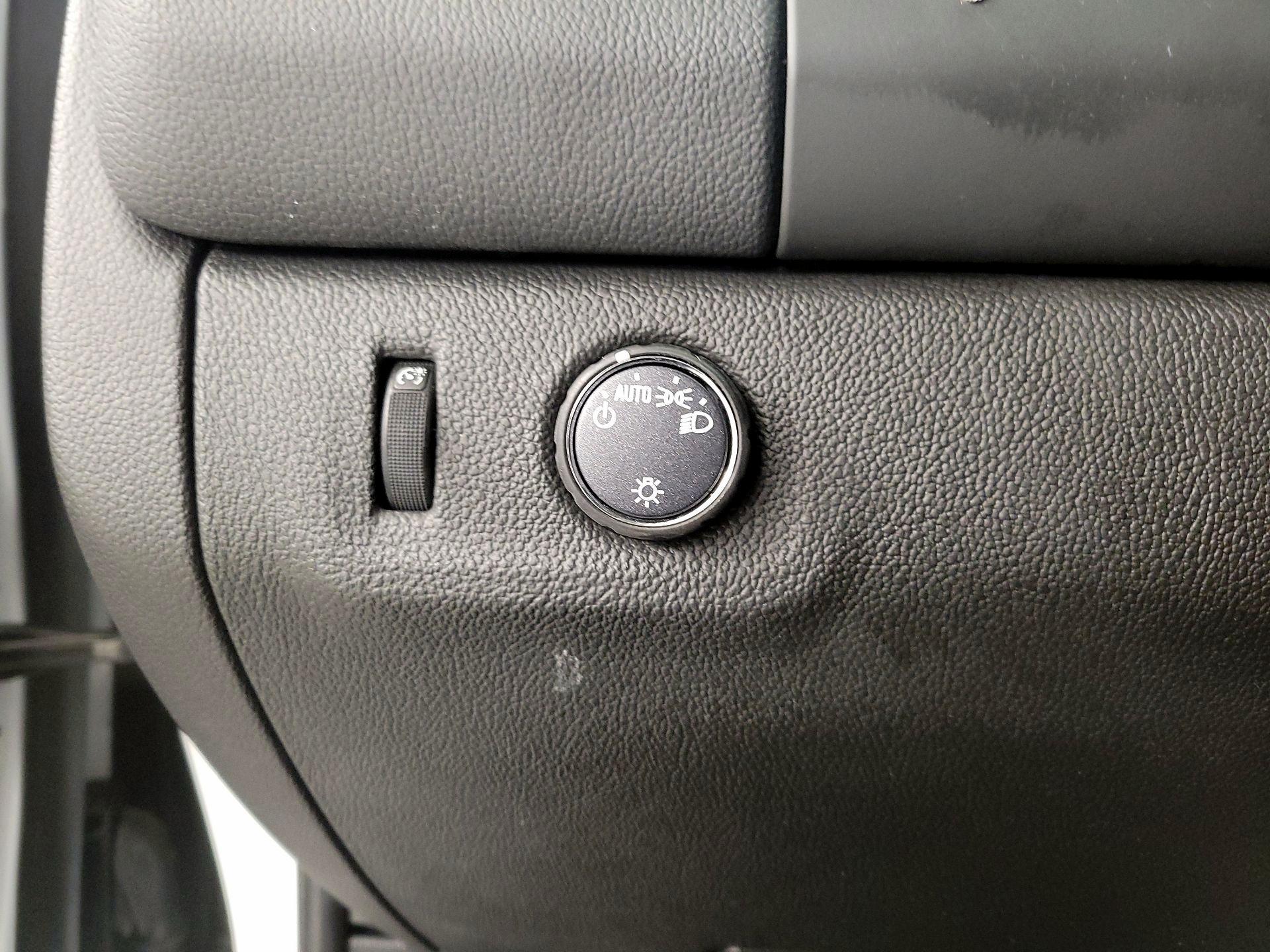 Thumbnail: 2021 Chevrolet Colorado - 13