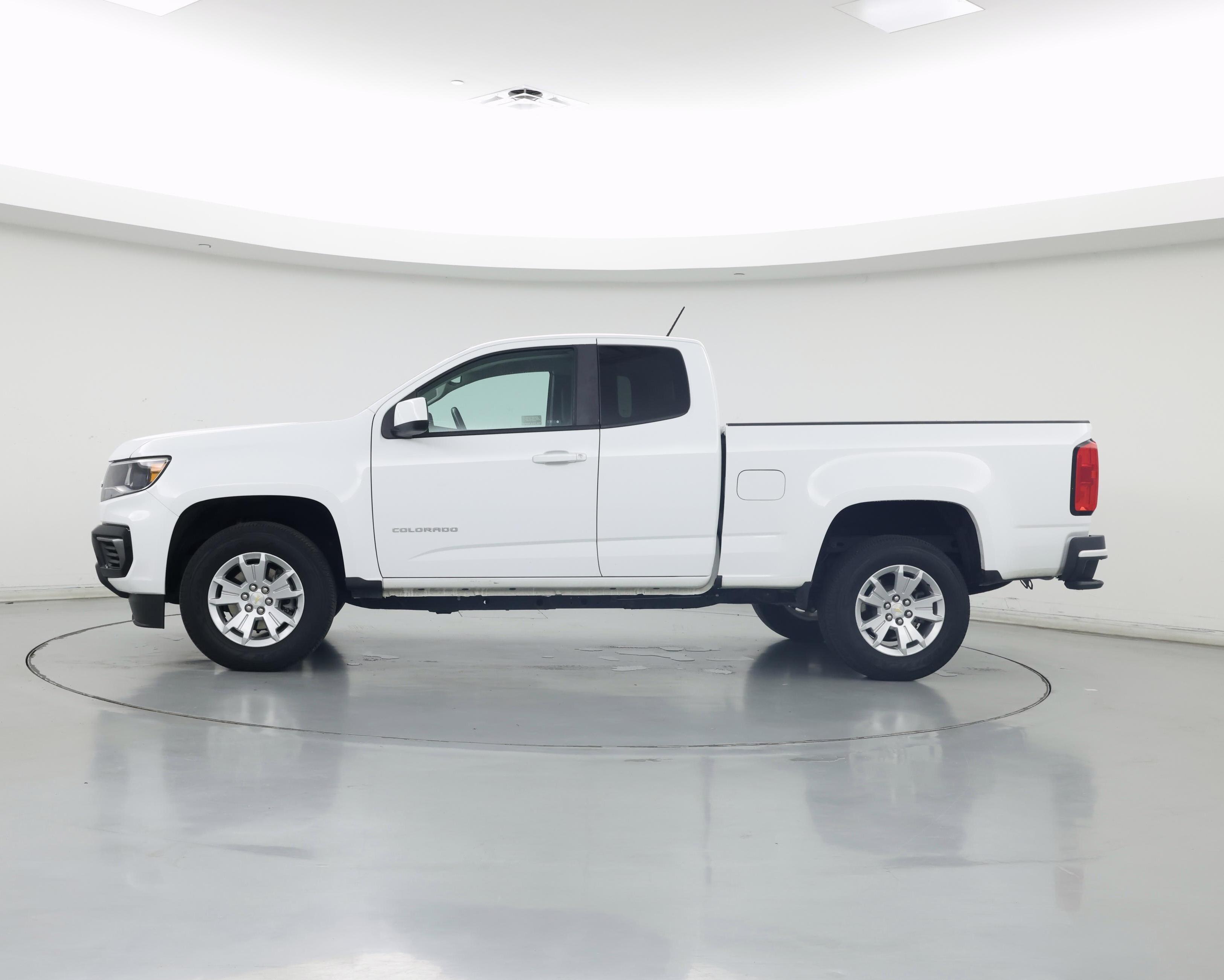 Thumbnail: 2021 Chevrolet Colorado - 3