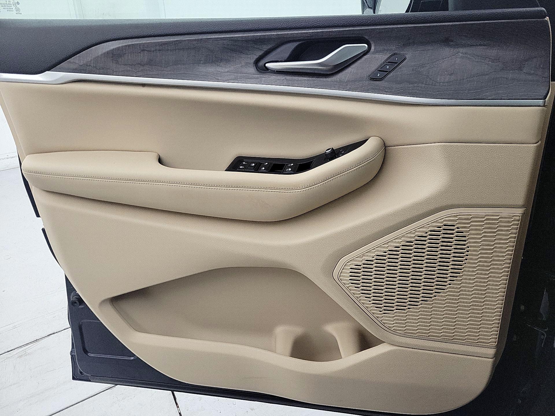 Thumbnail: 2023 Jeep Grand Cherokee - 12